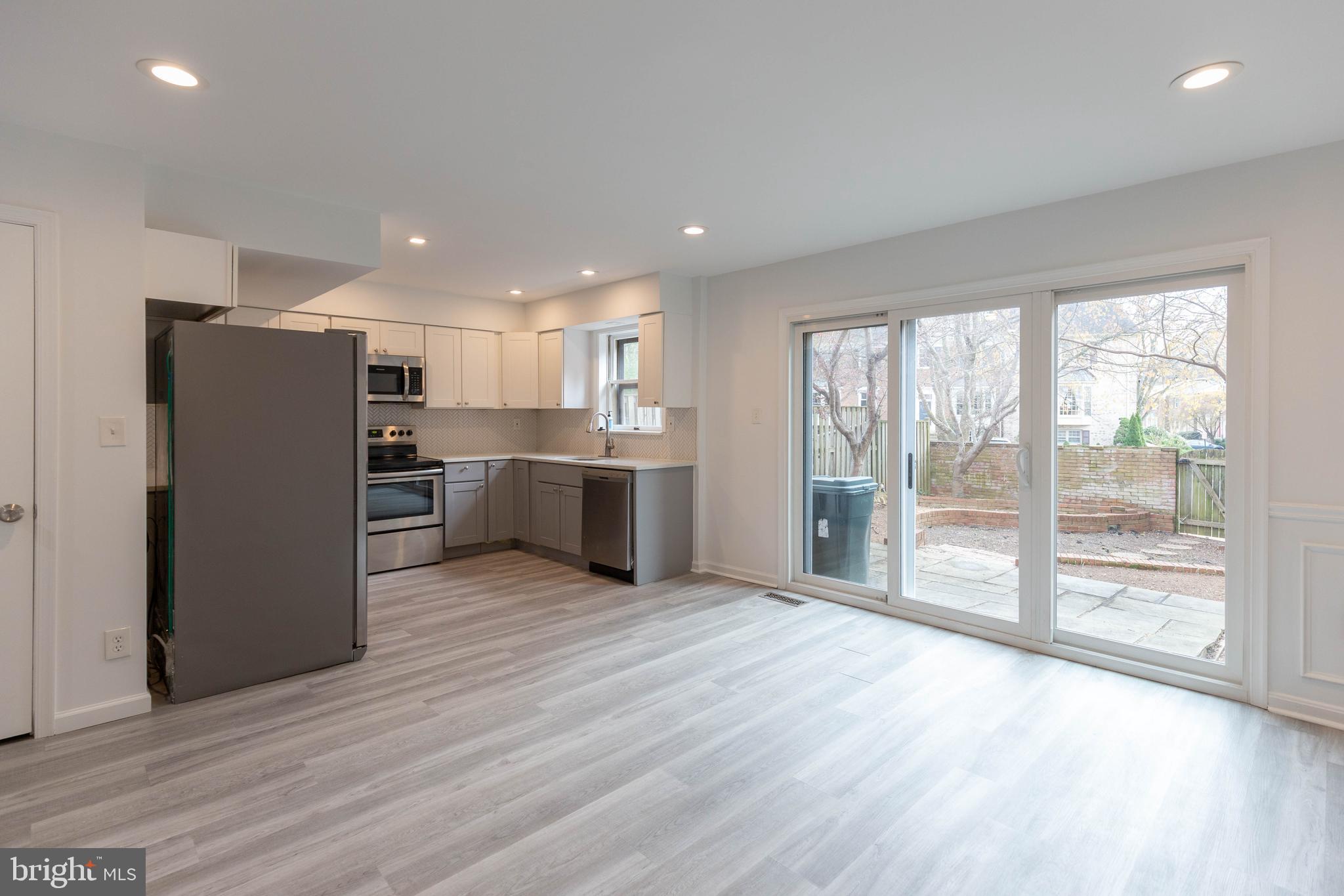 STONEHURST - Residential Lease