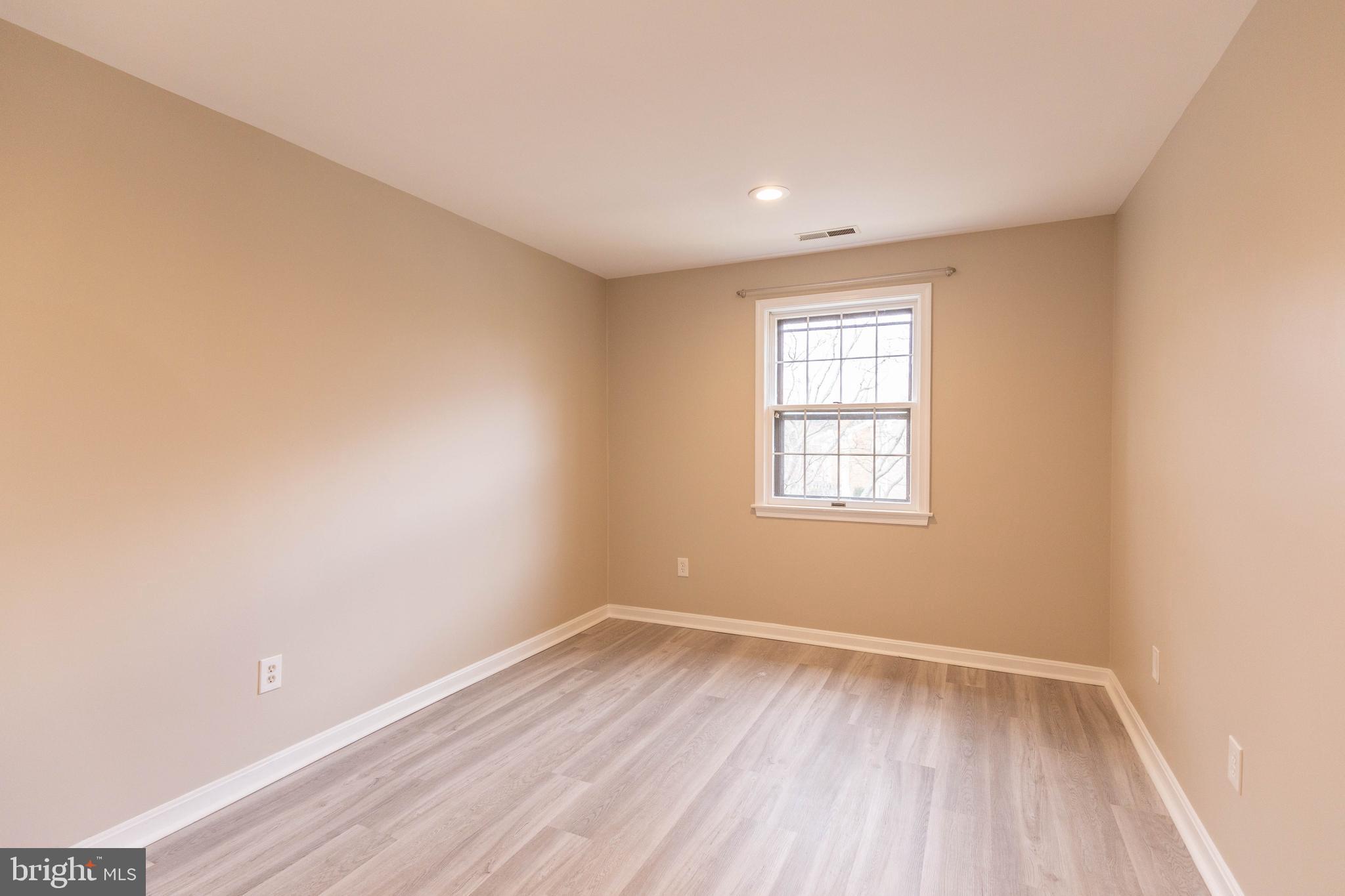 STONEHURST - Residential Lease