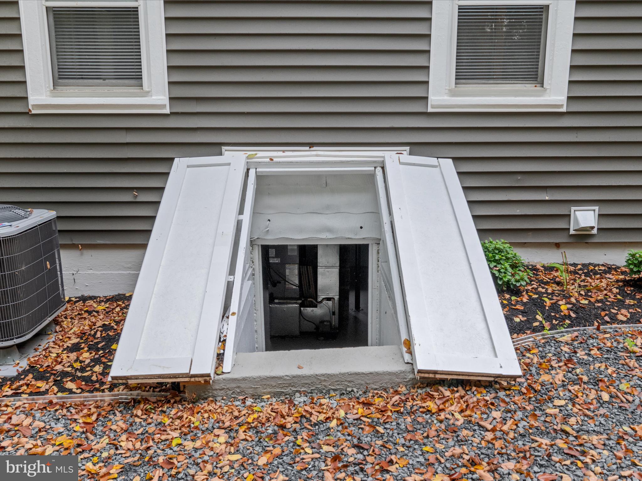 LOVE - Residential Lease