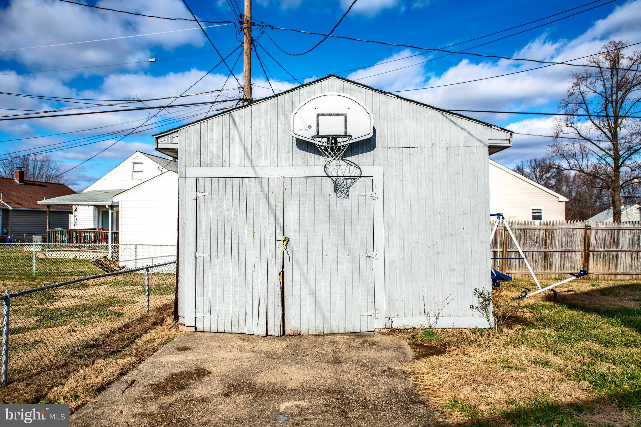 GRAY MANOR - Residential