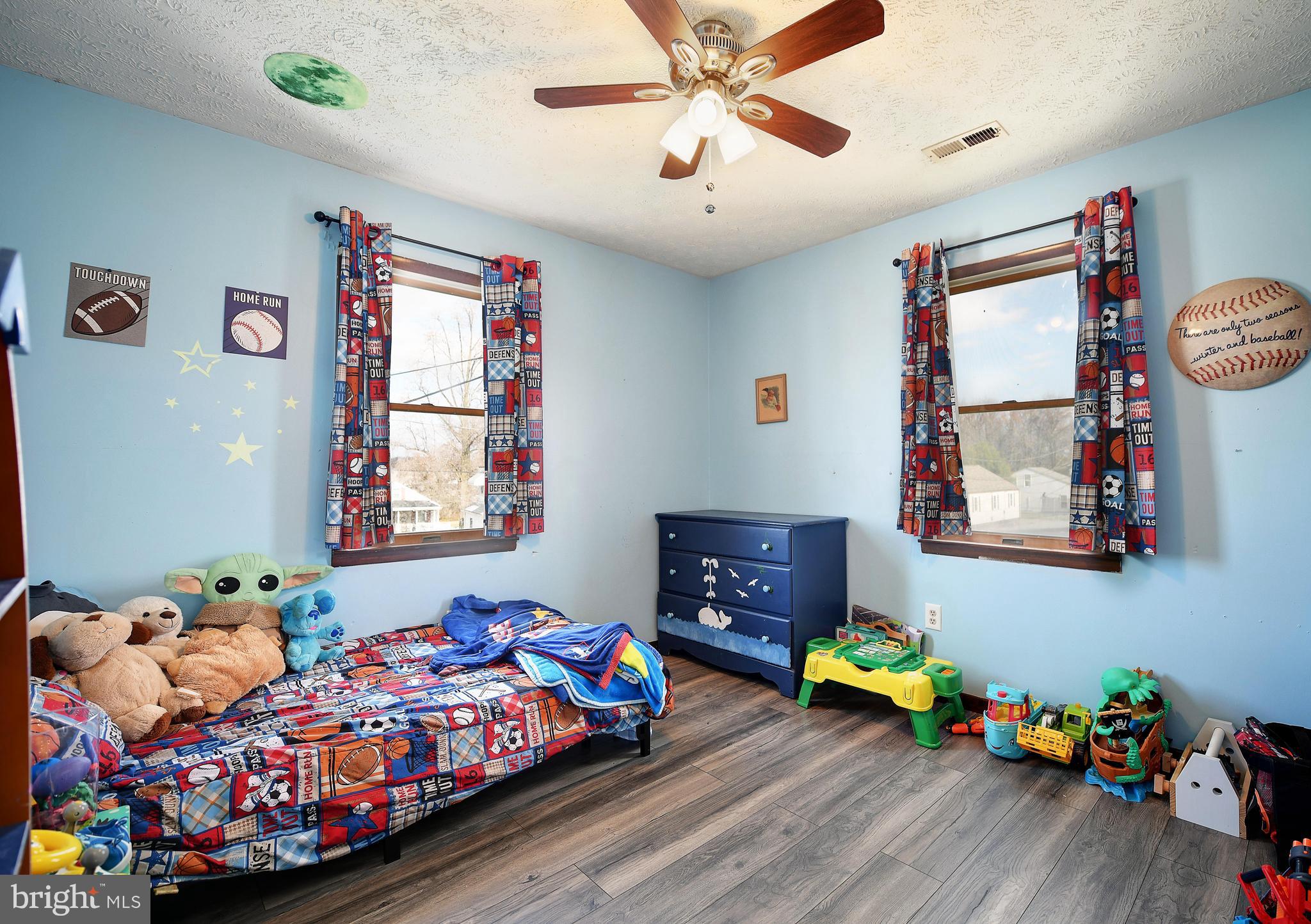 GRAY MANOR - Residential