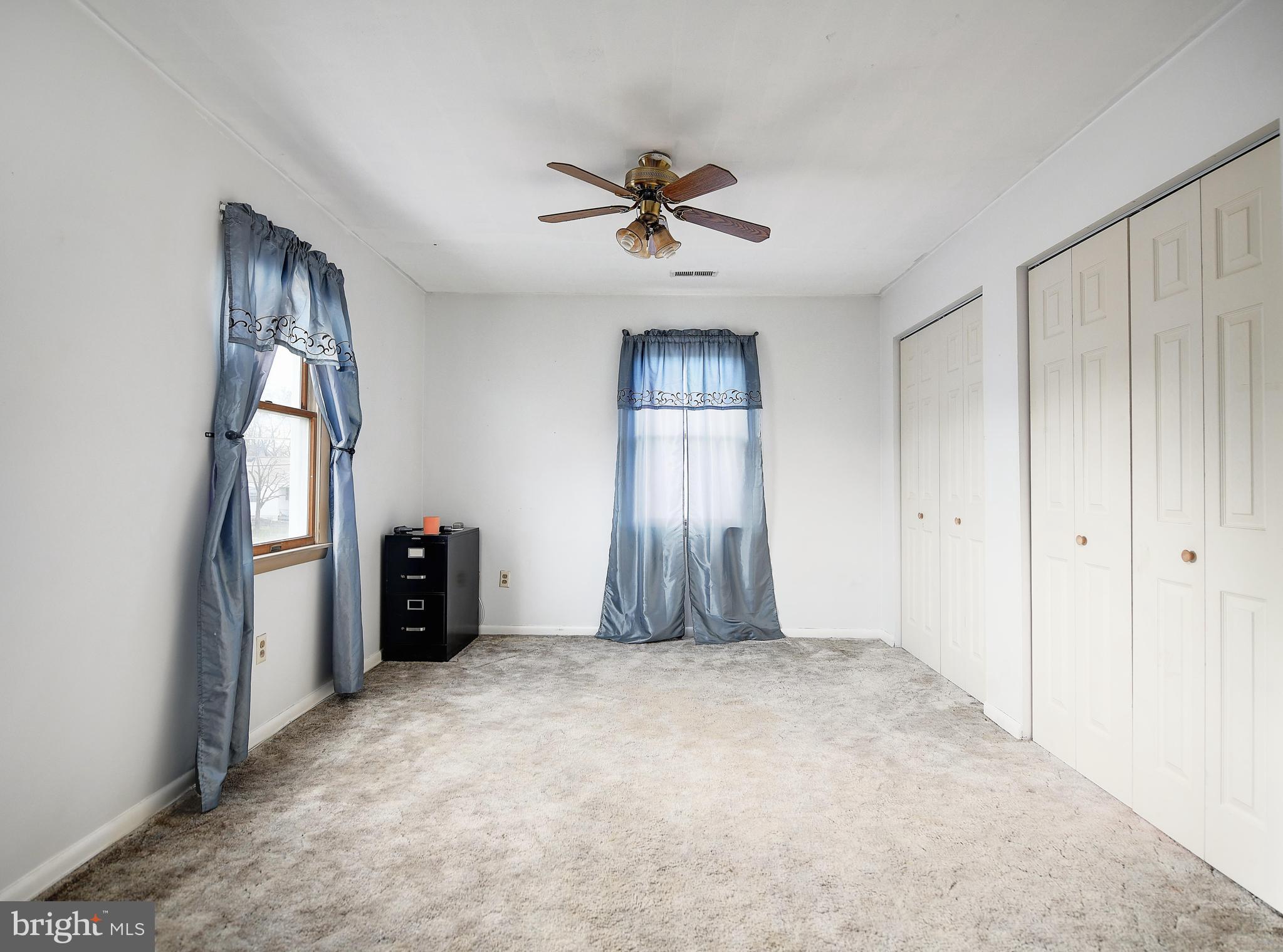 GRAY MANOR - Residential