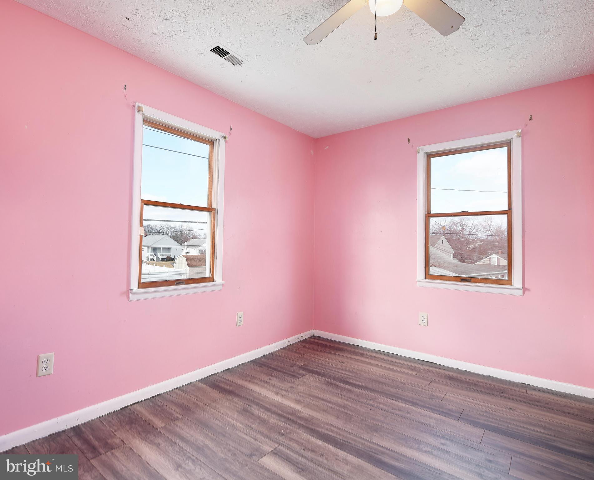 GRAY MANOR - Residential