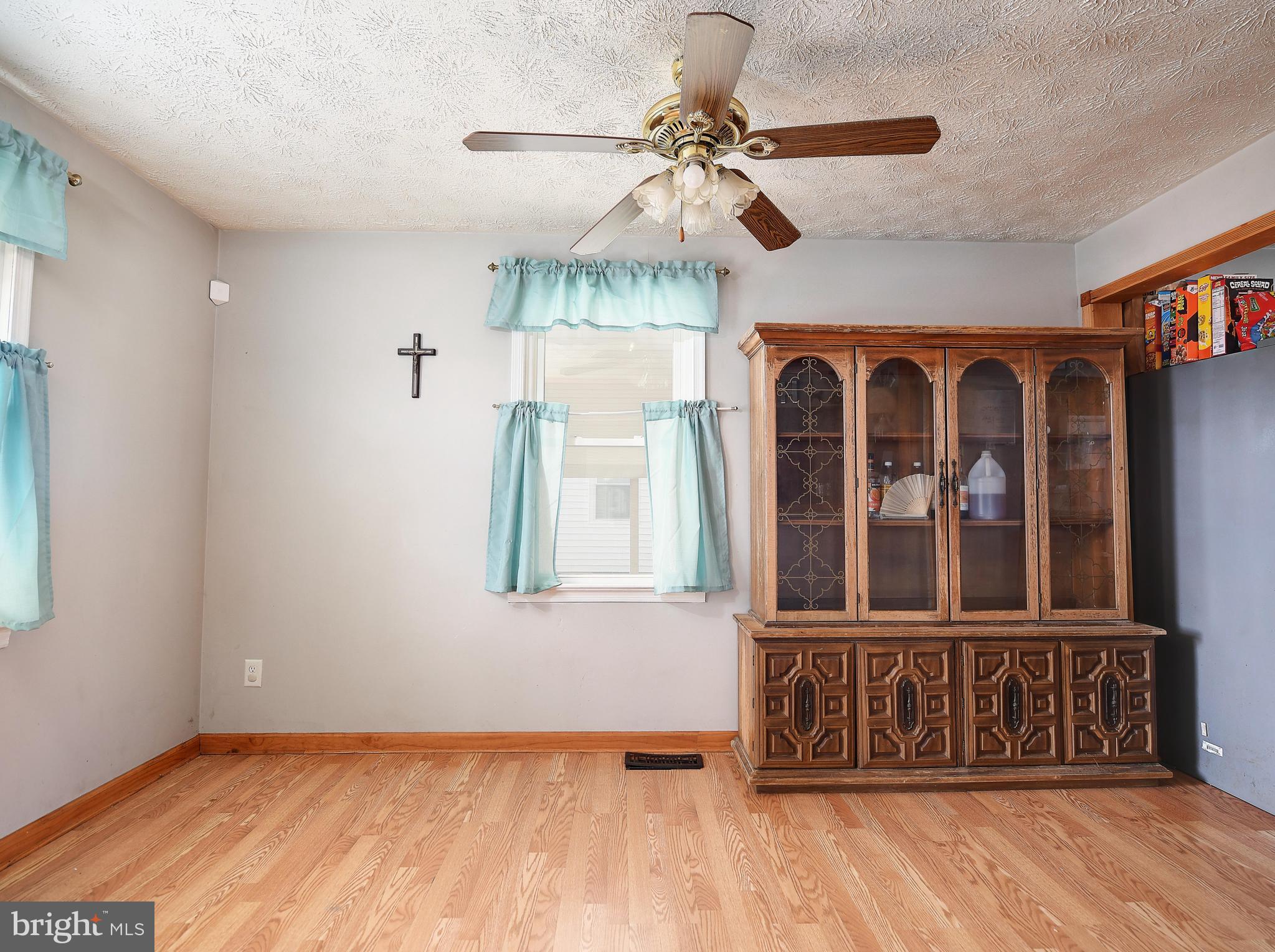 GRAY MANOR - Residential