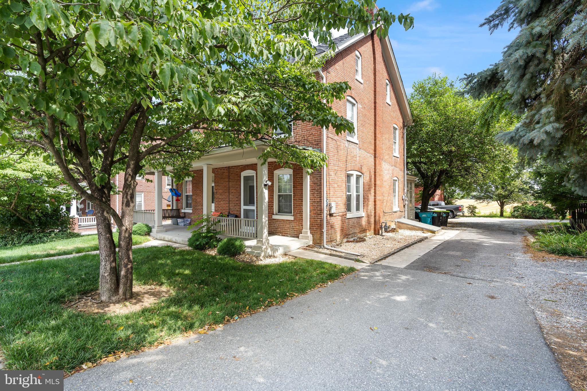 Welcome to 19332 Longmeadow Rd #1A — a cozy and convenient 2-bedroom, 1-bath apartment ideally located just minutes from shopping centers, restaurants, and essential amenities. This well-maintained unit features a functional kitchen equipped with a stove and refrigerator, along with the added convenience of an in-unit washer and dryer.
Water is included in the rent, making budgeting easier, and plenty of off-street parking ensures hassle-free living for residents and guests alike.
Whether you're commuting, running errands, or enjoying a night out, you'll love the easy access to everything Hagerstown has to offer.
Don't miss out on this great rental opportunity—schedule your showing today!