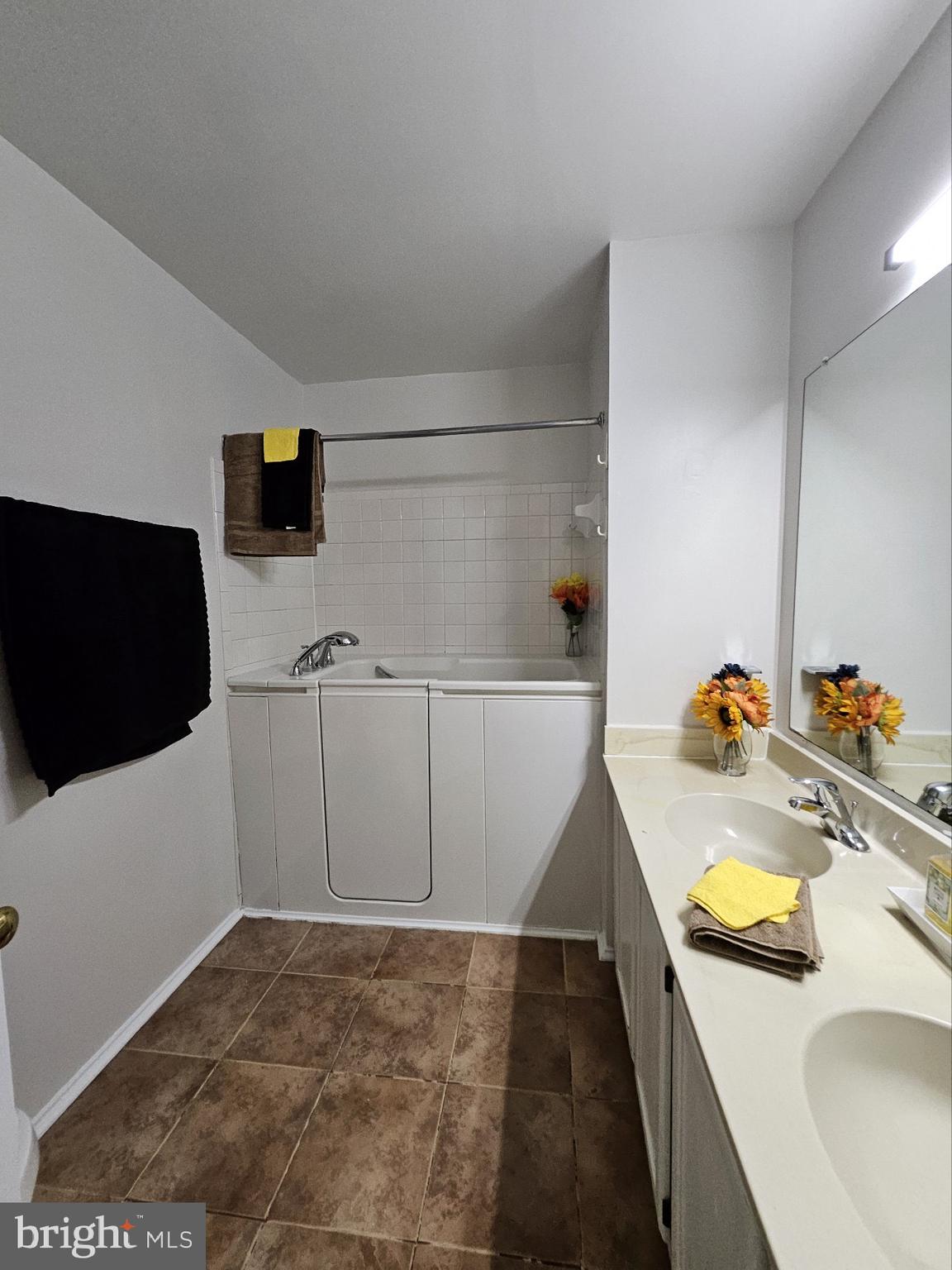 WASHINGTON SQUARE - Residential