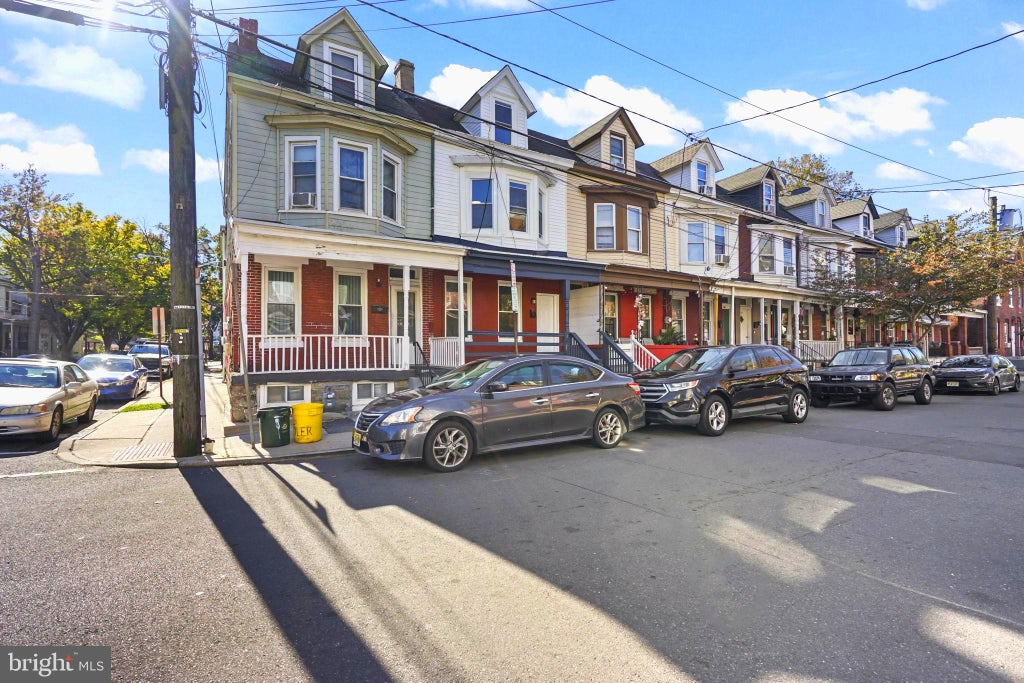 Photo of 249 Tyler Street, TRENTON, NJ 08609 (MLS # NJME2085350)
