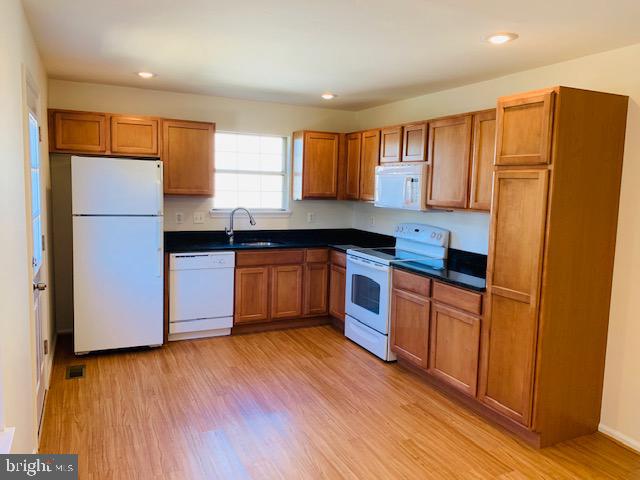 QUAIL HOLLOW - Residential Lease