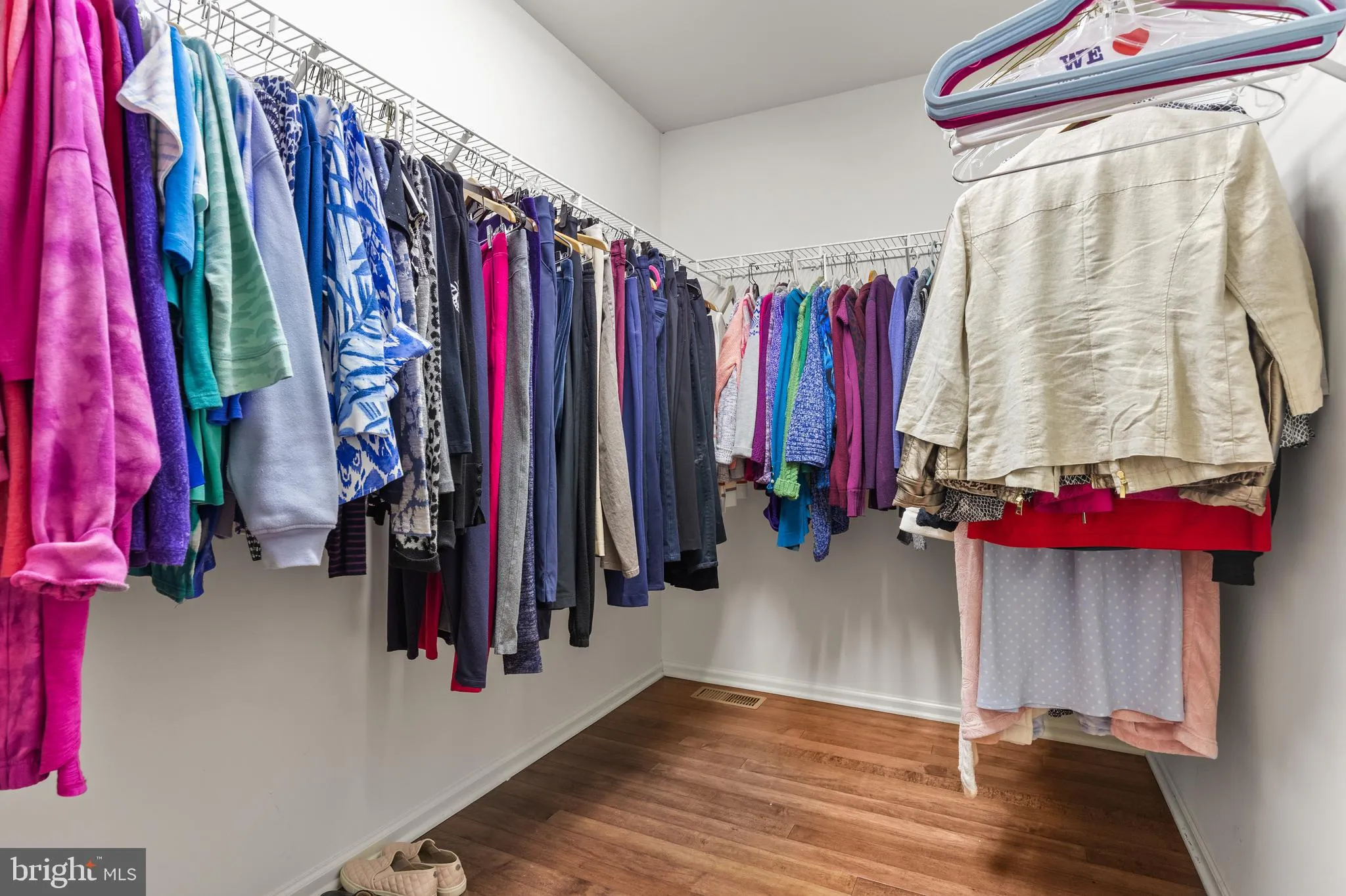 Cherry Hill, New Jersey 08003, United States, 3 Bedrooms Bedrooms, ,3 BathroomsBathrooms,Residential,Contingent,99440