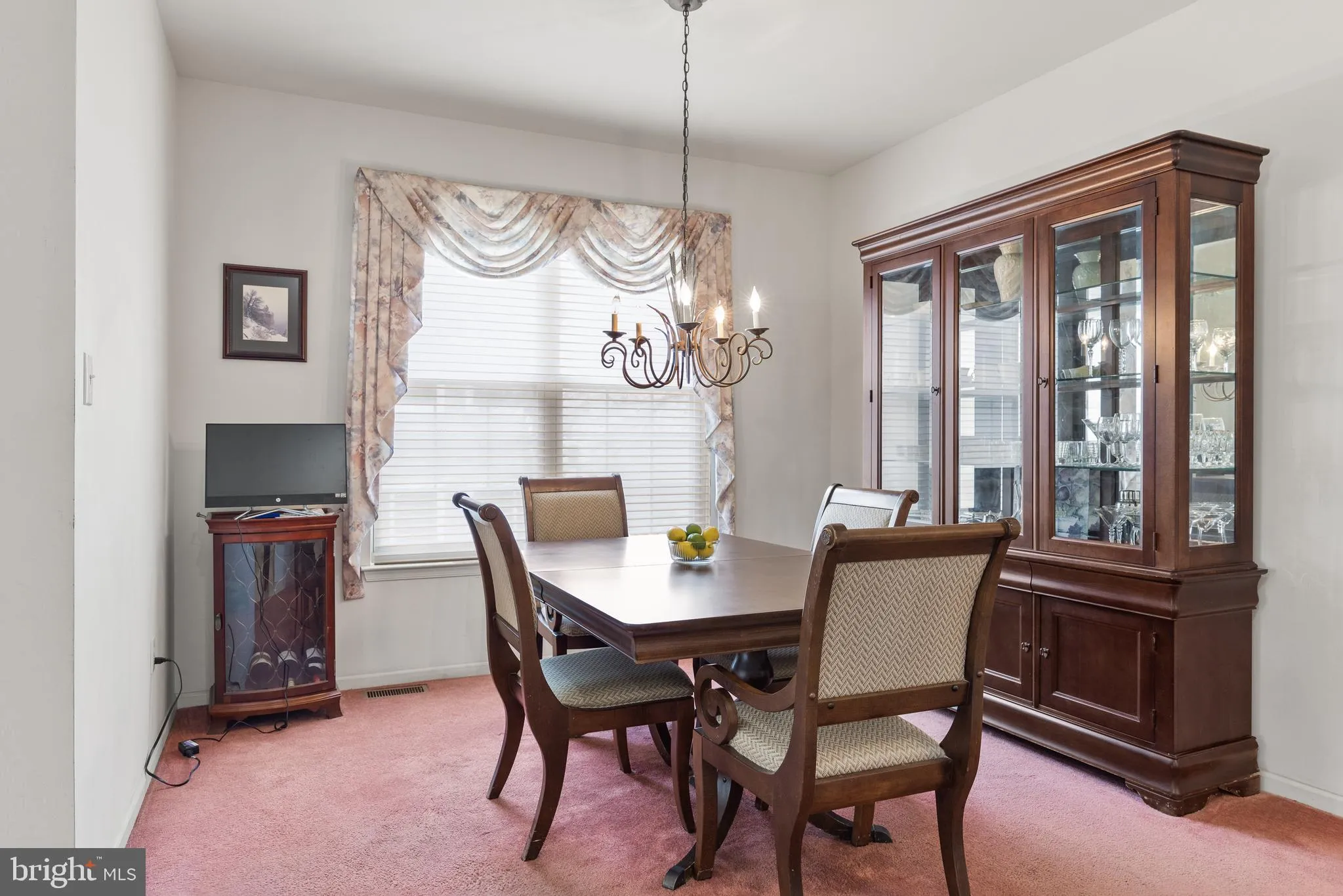 Cherry Hill, New Jersey 08003, United States, 3 Bedrooms Bedrooms, ,3 BathroomsBathrooms,Residential,Contingent,99440