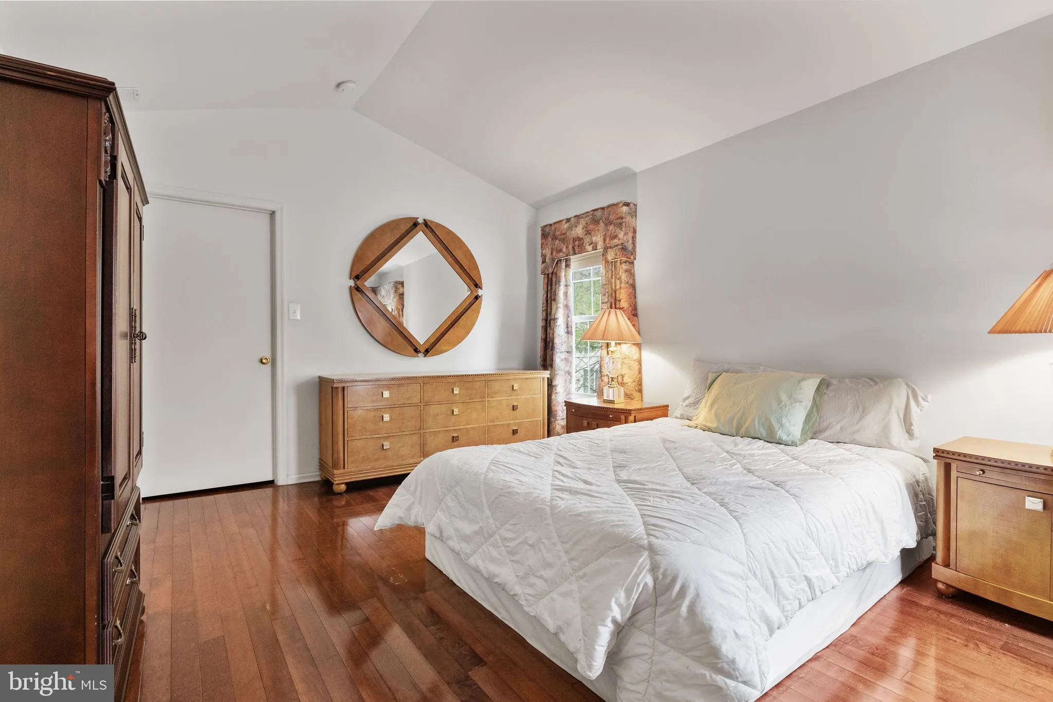 Cherry Hill, New Jersey 08003, United States, 3 Bedrooms Bedrooms, ,3 BathroomsBathrooms,Residential,Contingent,99440