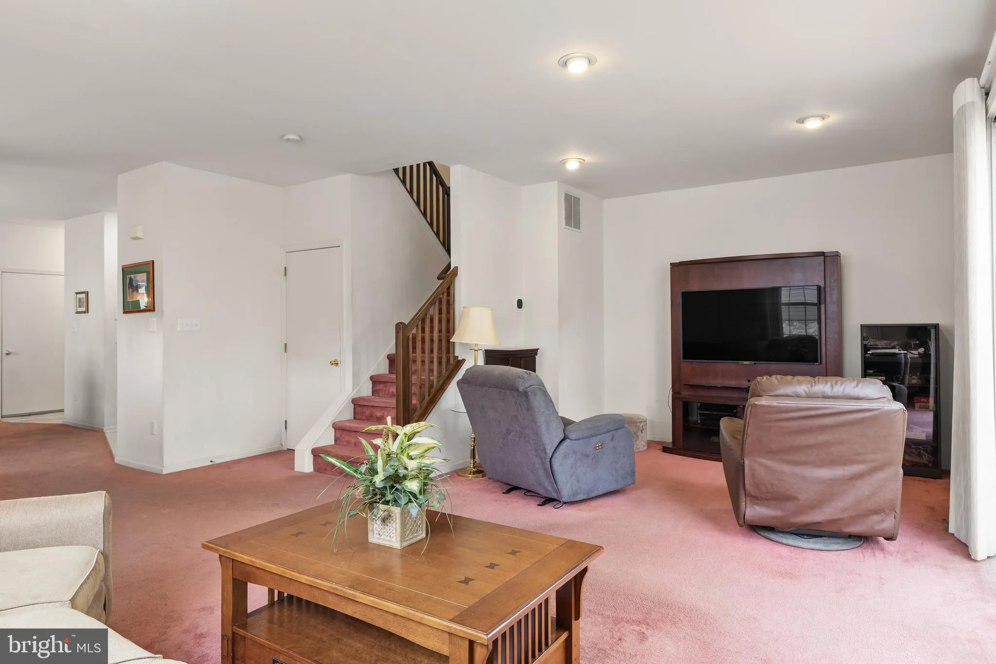 Cherry Hill, New Jersey 08003, United States, 3 Bedrooms Bedrooms, ,3 BathroomsBathrooms,Residential,Contingent,99440