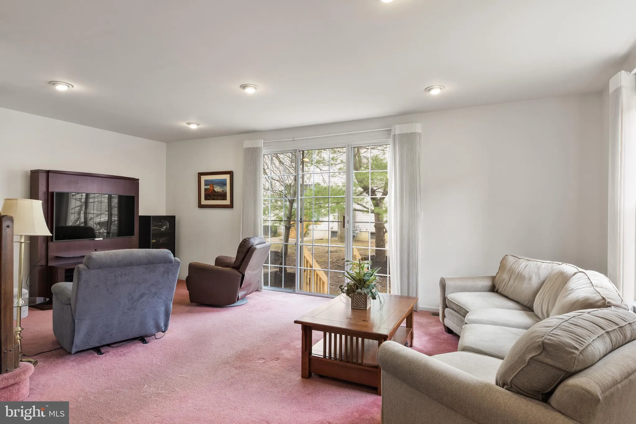 Cherry Hill, New Jersey 08003, United States, 3 Bedrooms Bedrooms, ,3 BathroomsBathrooms,Residential,Contingent,99440