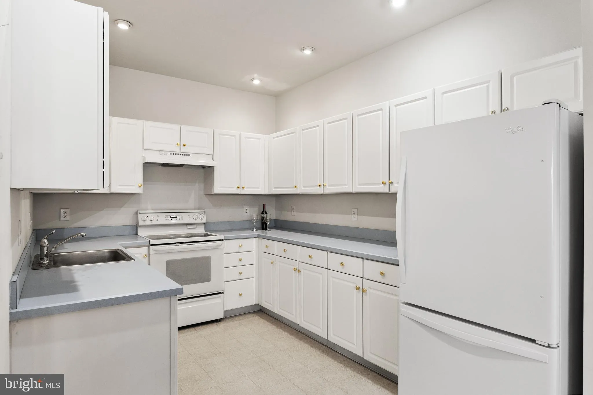 Cherry Hill, New Jersey 08003, United States, 3 Bedrooms Bedrooms, ,3 BathroomsBathrooms,Residential,Contingent,99440