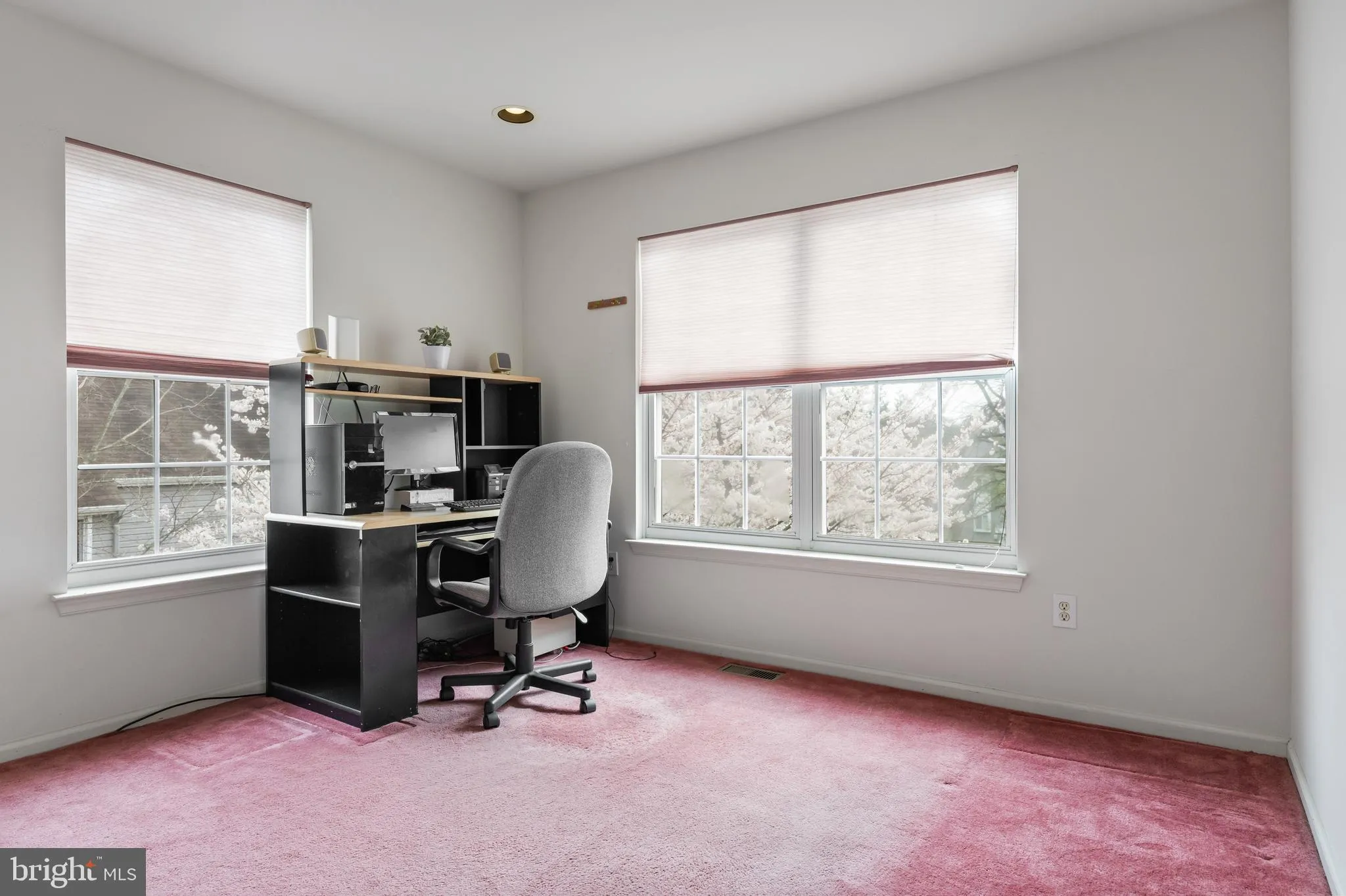 Cherry Hill, New Jersey 08003, United States, 3 Bedrooms Bedrooms, ,3 BathroomsBathrooms,Residential,Contingent,99440