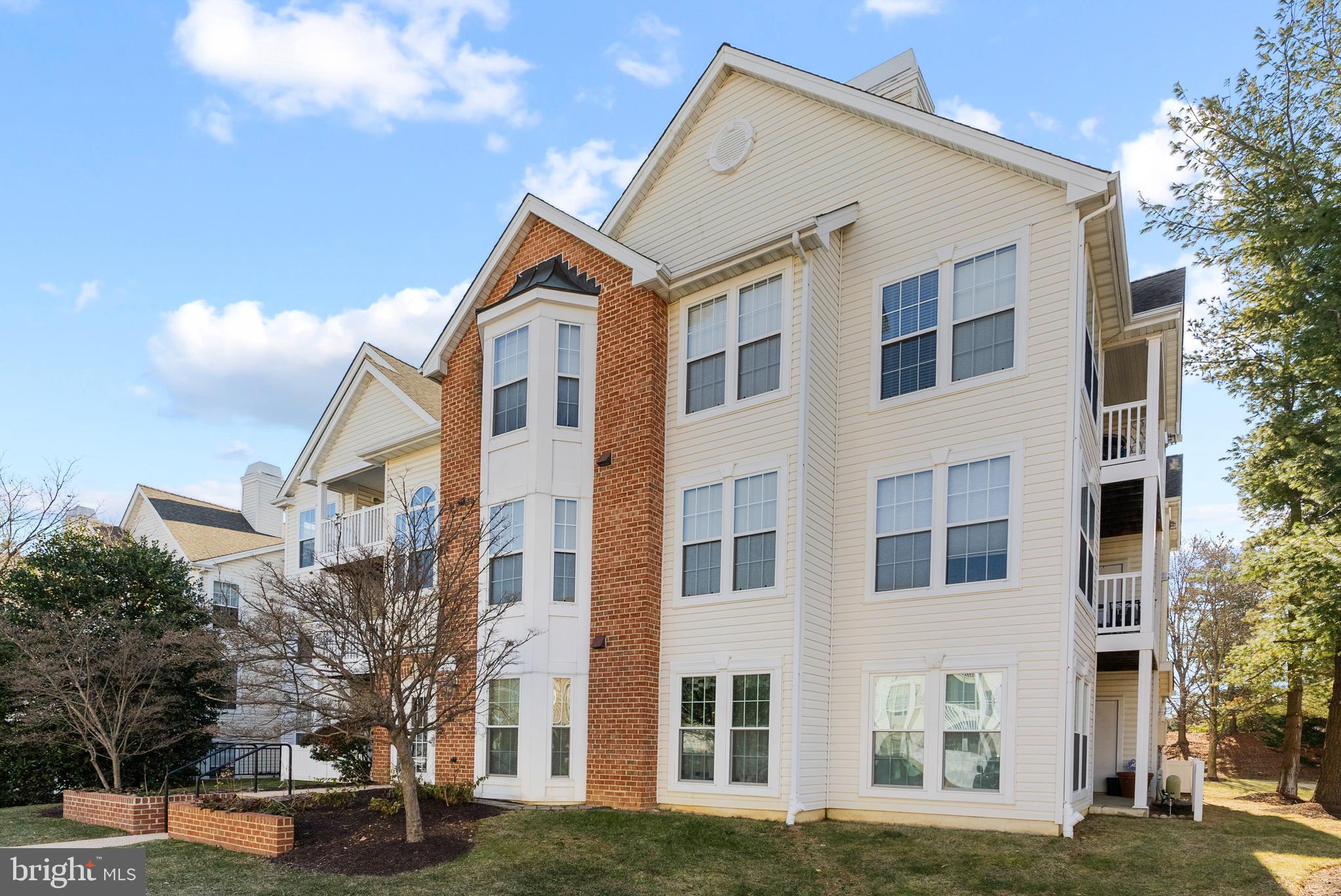 VILLAGE OF LONG REACH - Residential