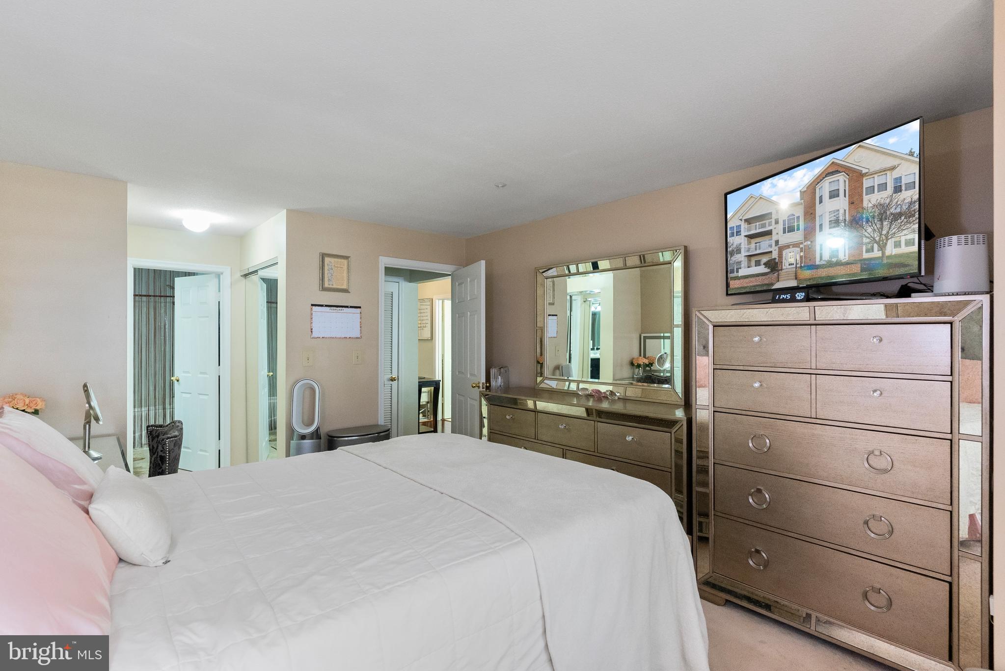 VILLAGE OF LONG REACH - Residential