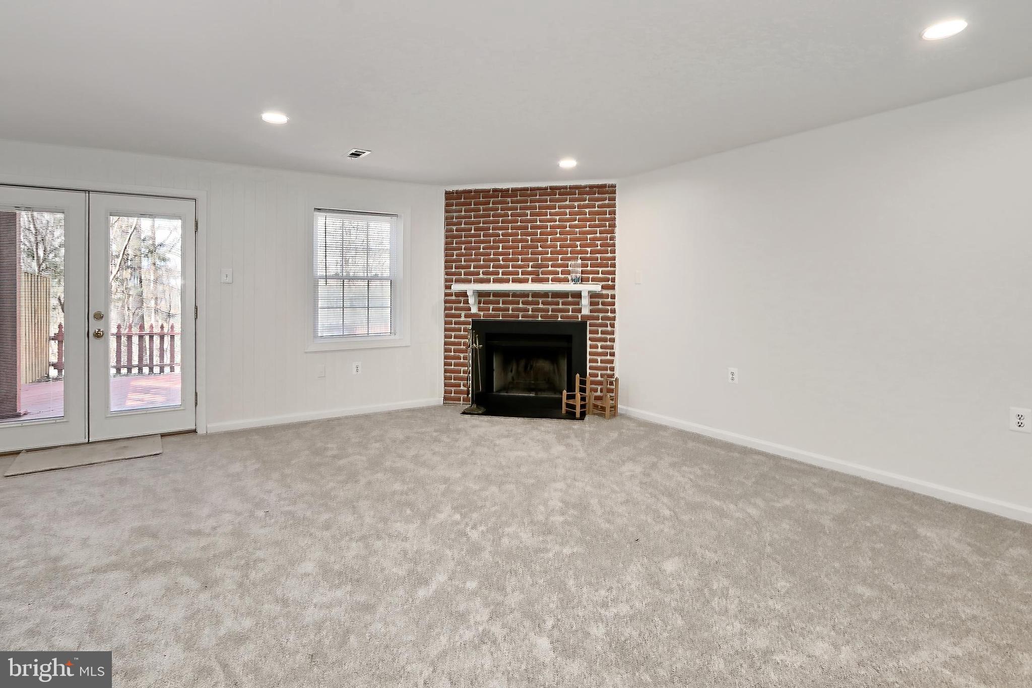 LAKE RIDGE - Residential Lease