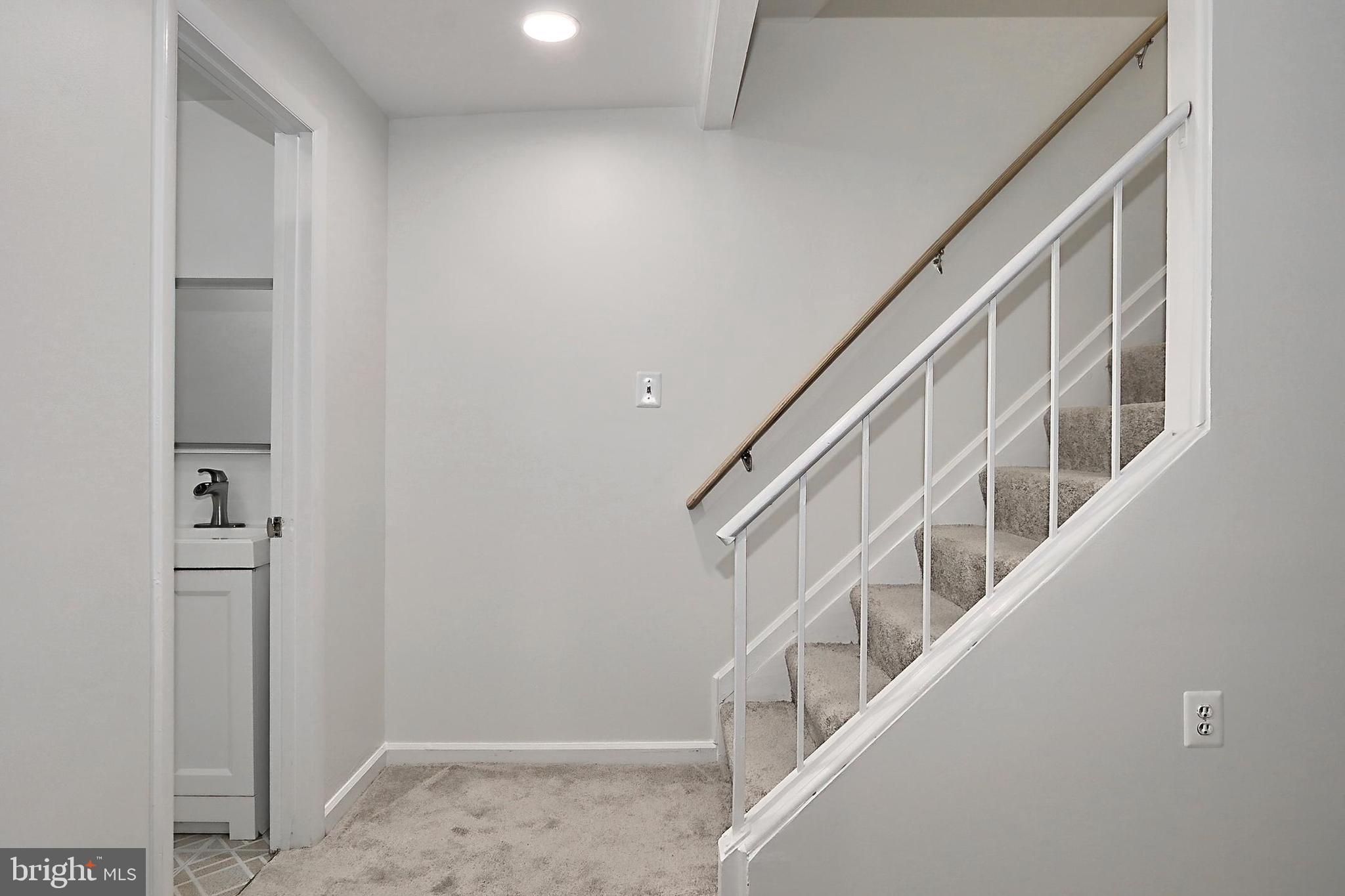 LAKE RIDGE - Residential Lease