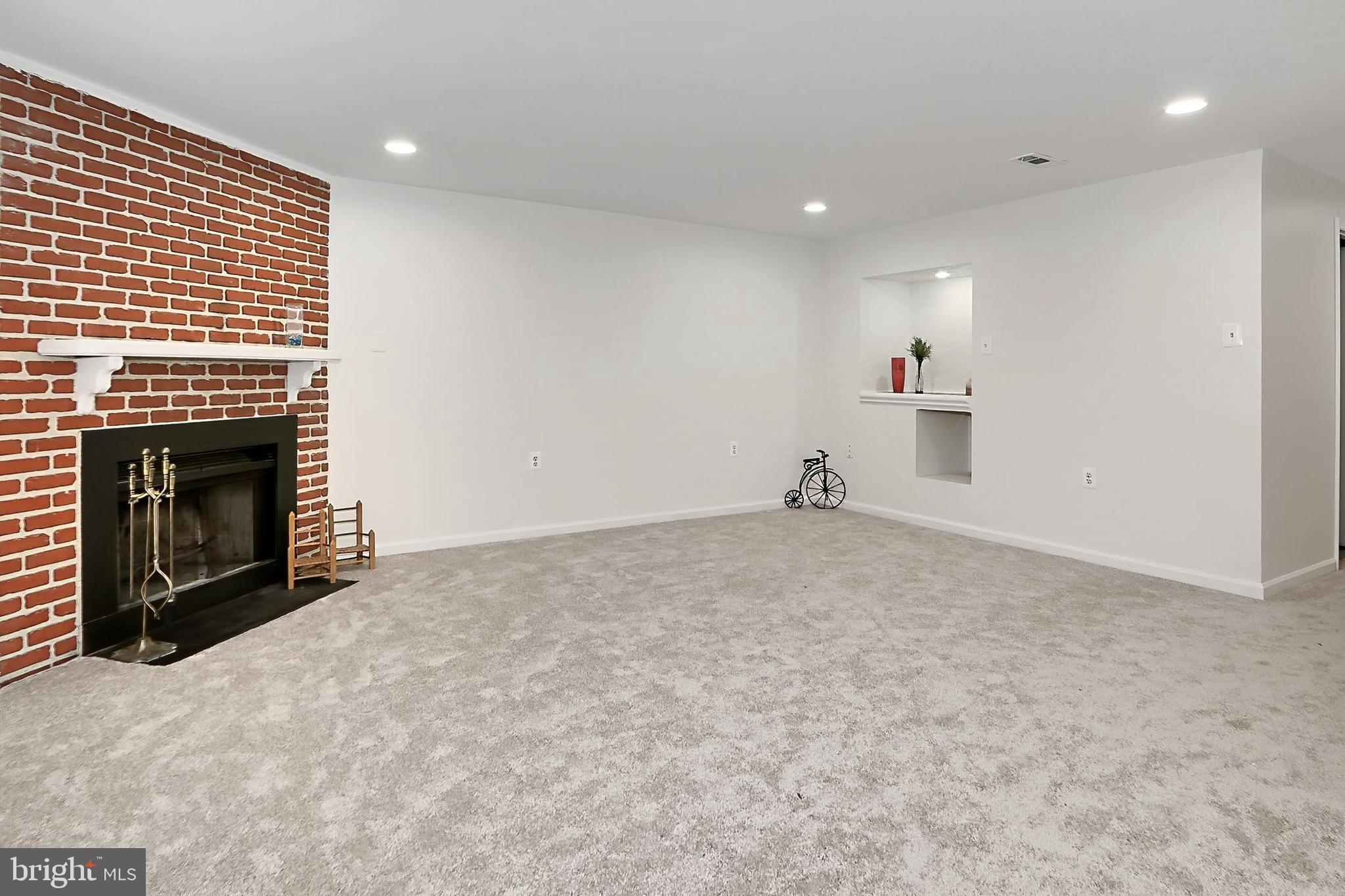 LAKE RIDGE - Residential Lease