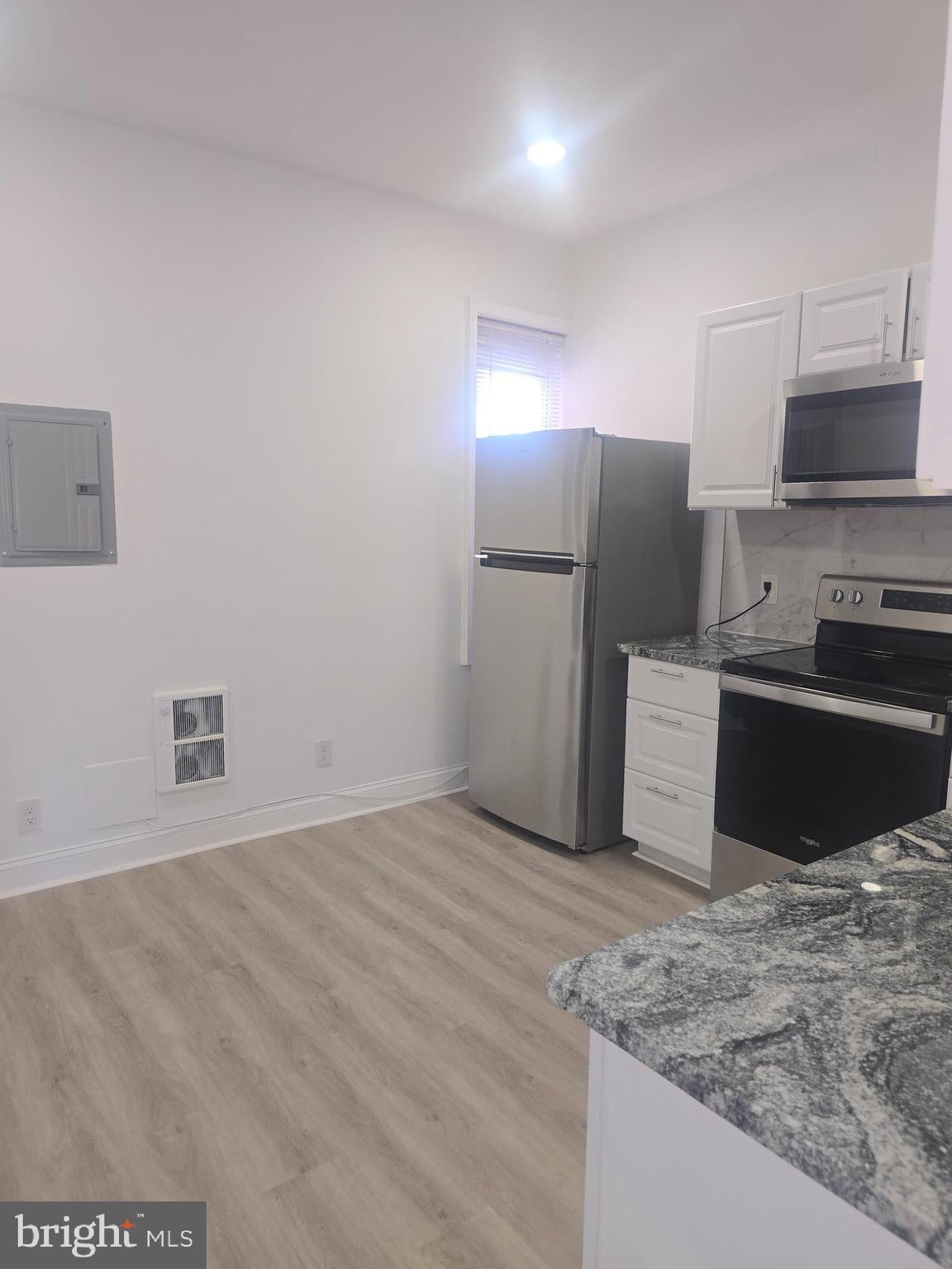2561 N 18TH STREET 3RD FLOOR