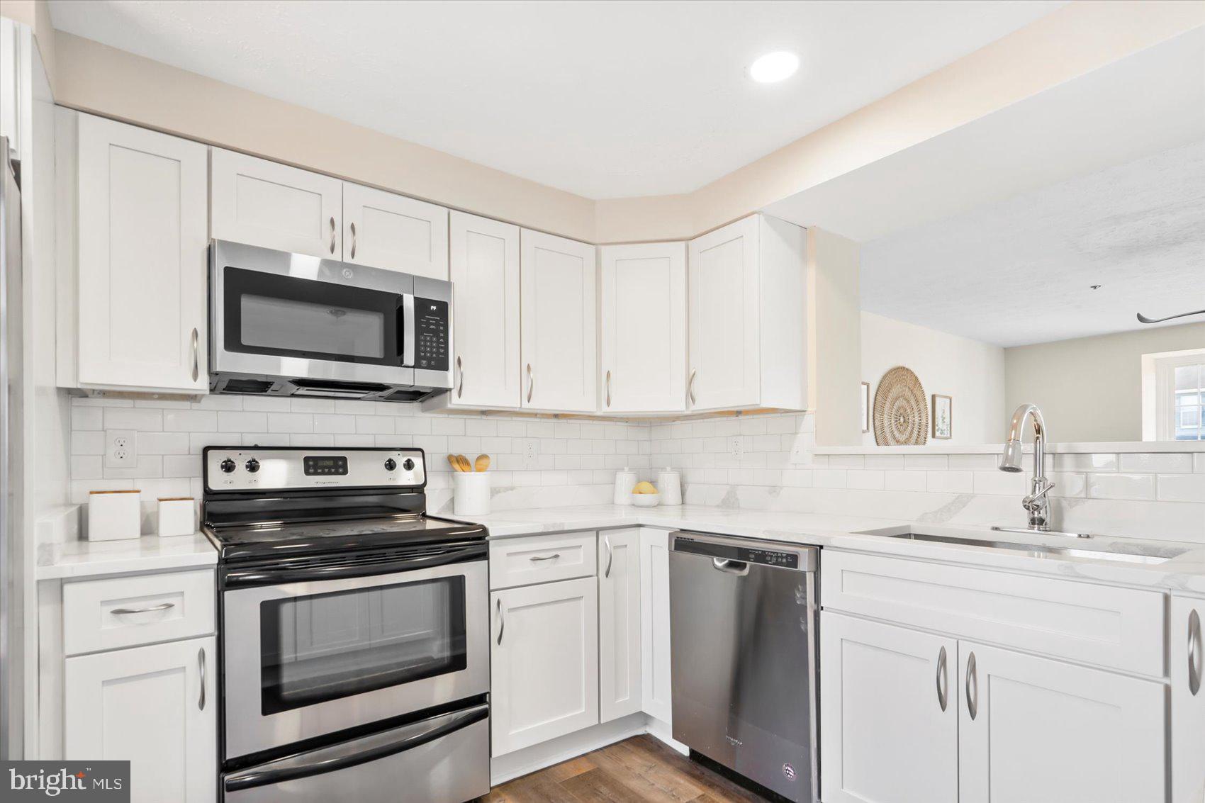 WEST SHORE - Residential