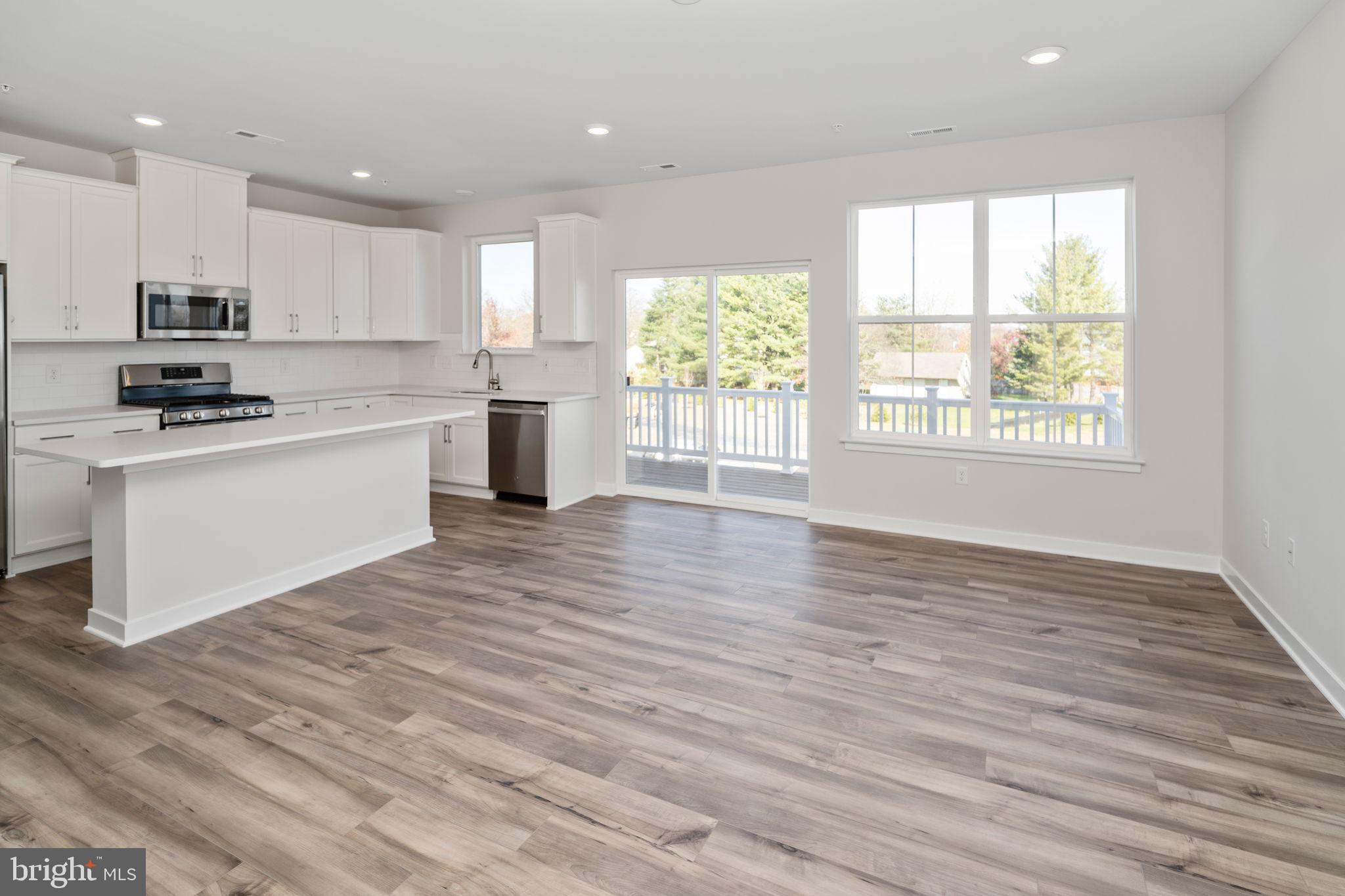 LANTERN RIDGE - Residential Lease