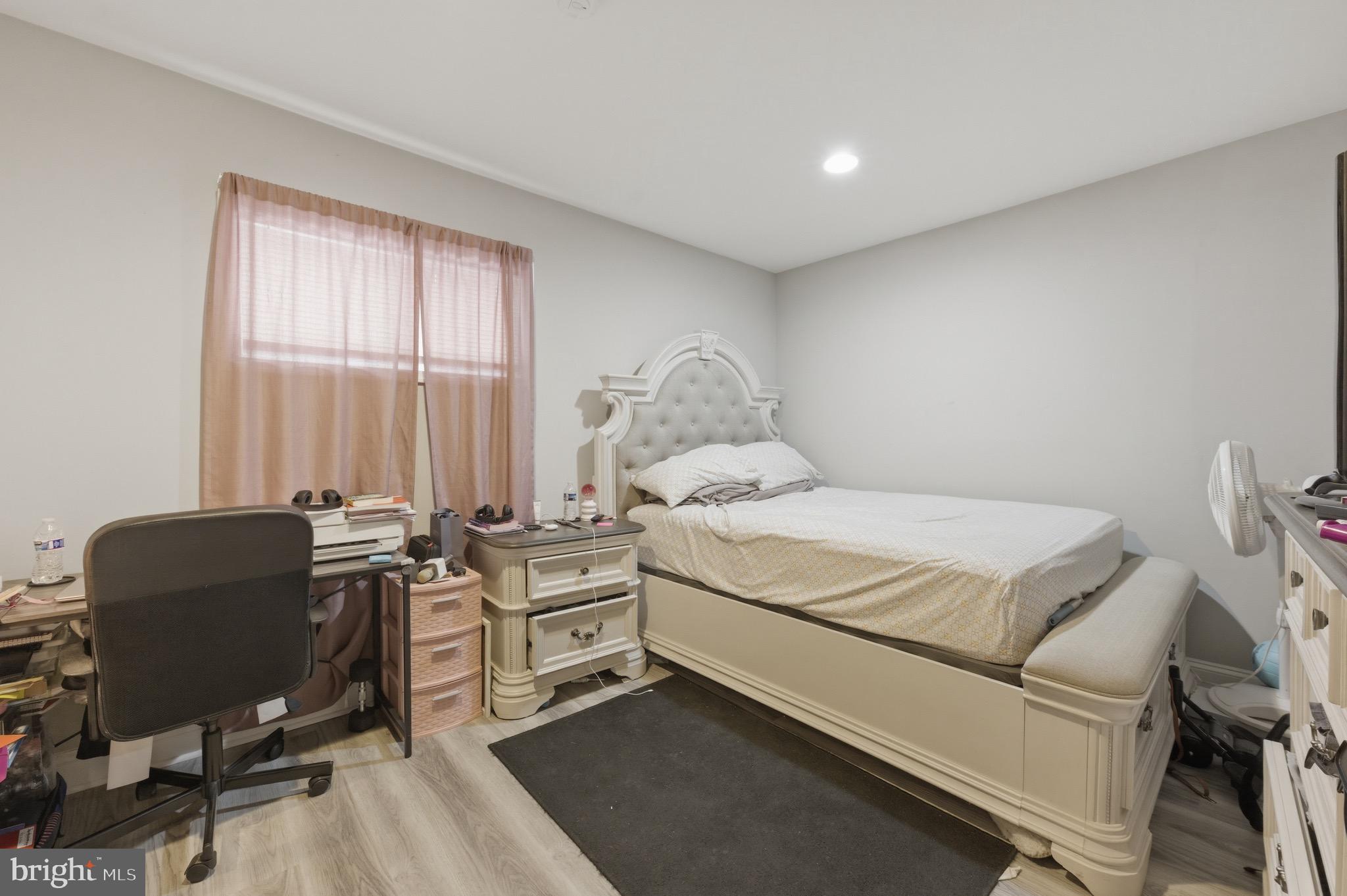 ROSEDALE MANOR - Residential