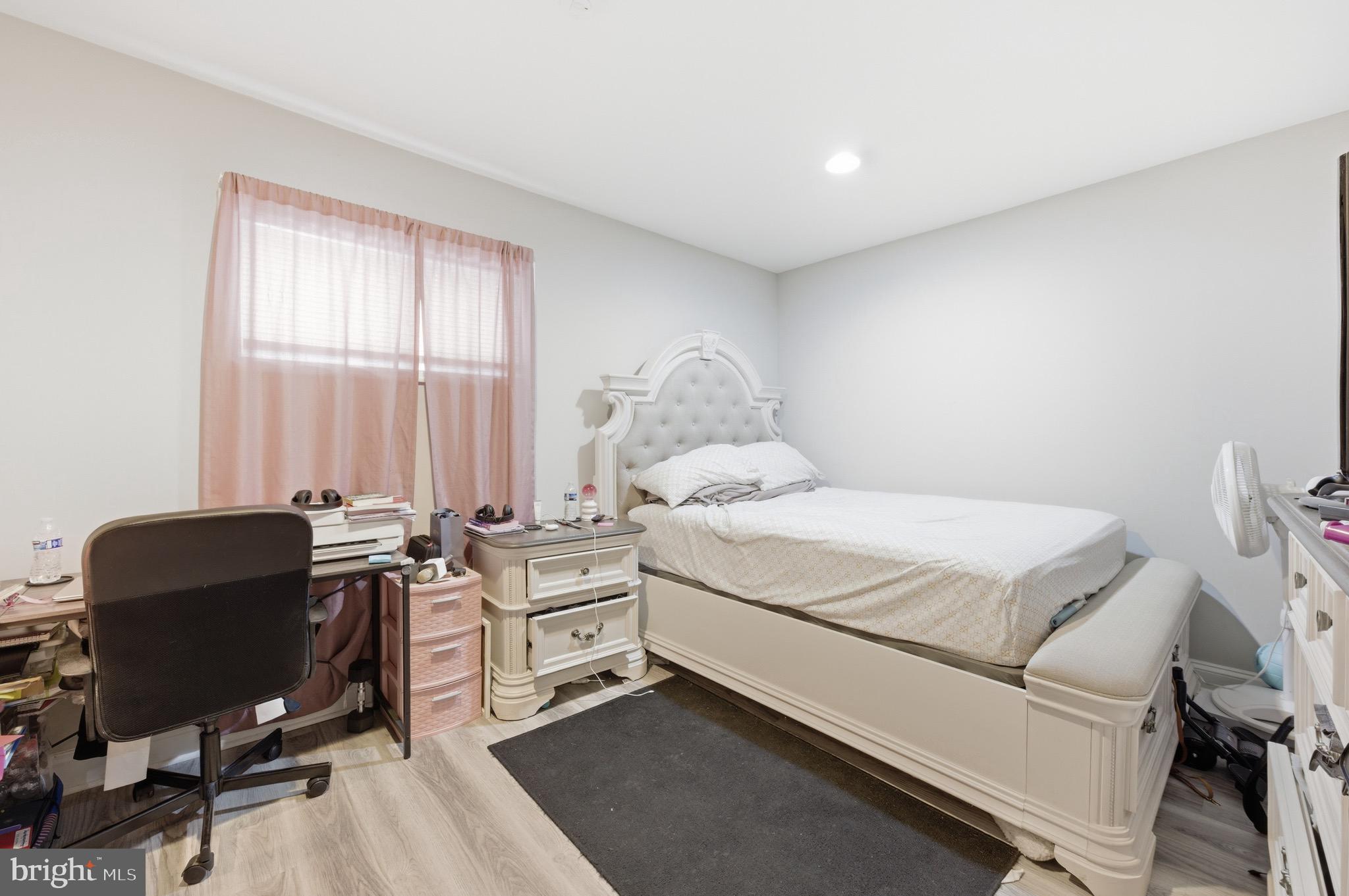 ROSEDALE MANOR - Residential