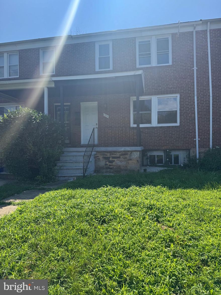 Duplex investment opportunity for each unit is a 1 bed 1 bath, needs some updating to get rent ready, buyer is responsible for U&O. AS IS sale. Cash or hard money financing offers only, this will not qualify for FHA or Conventional.