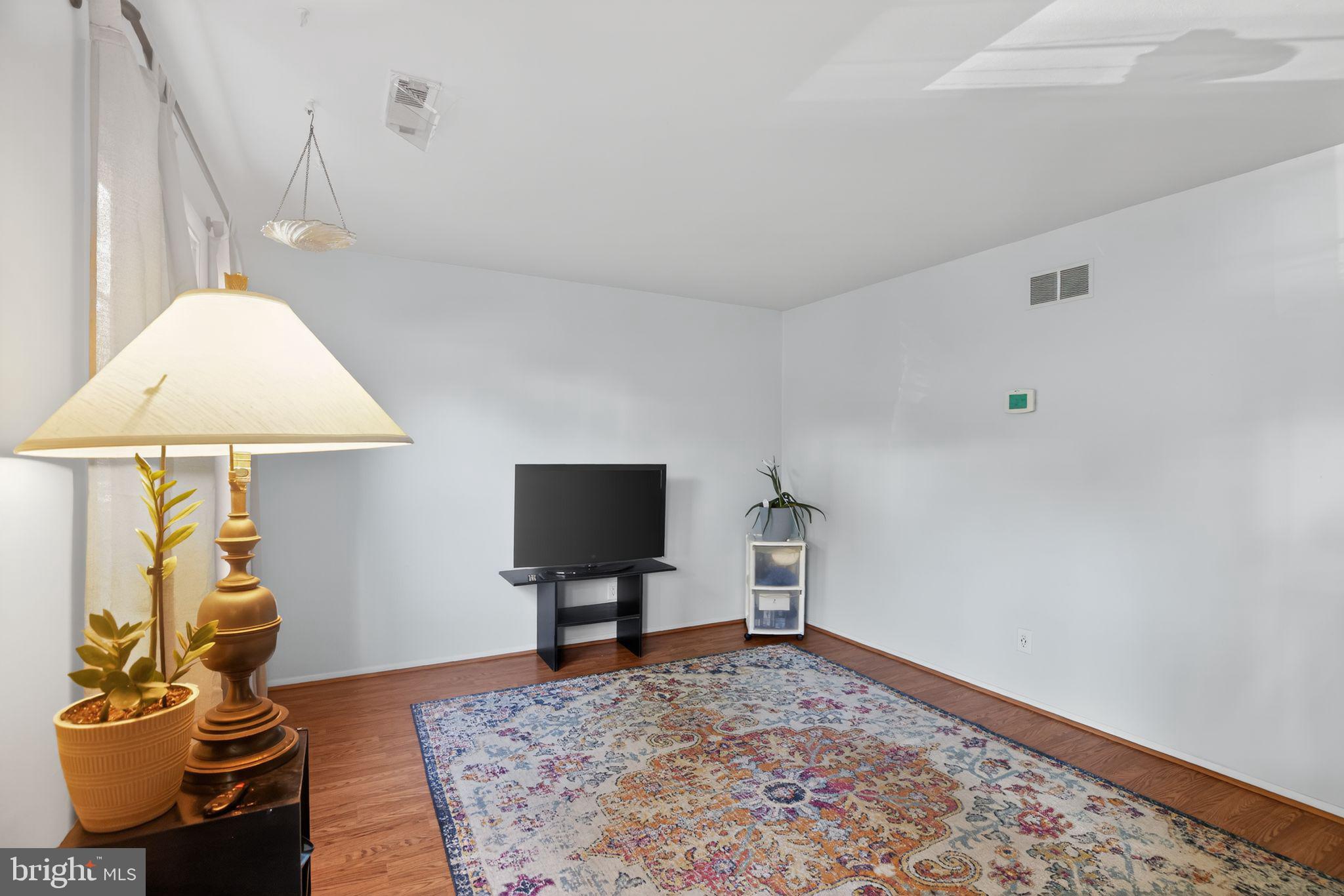 HUNTSMAN CONDO - Residential
