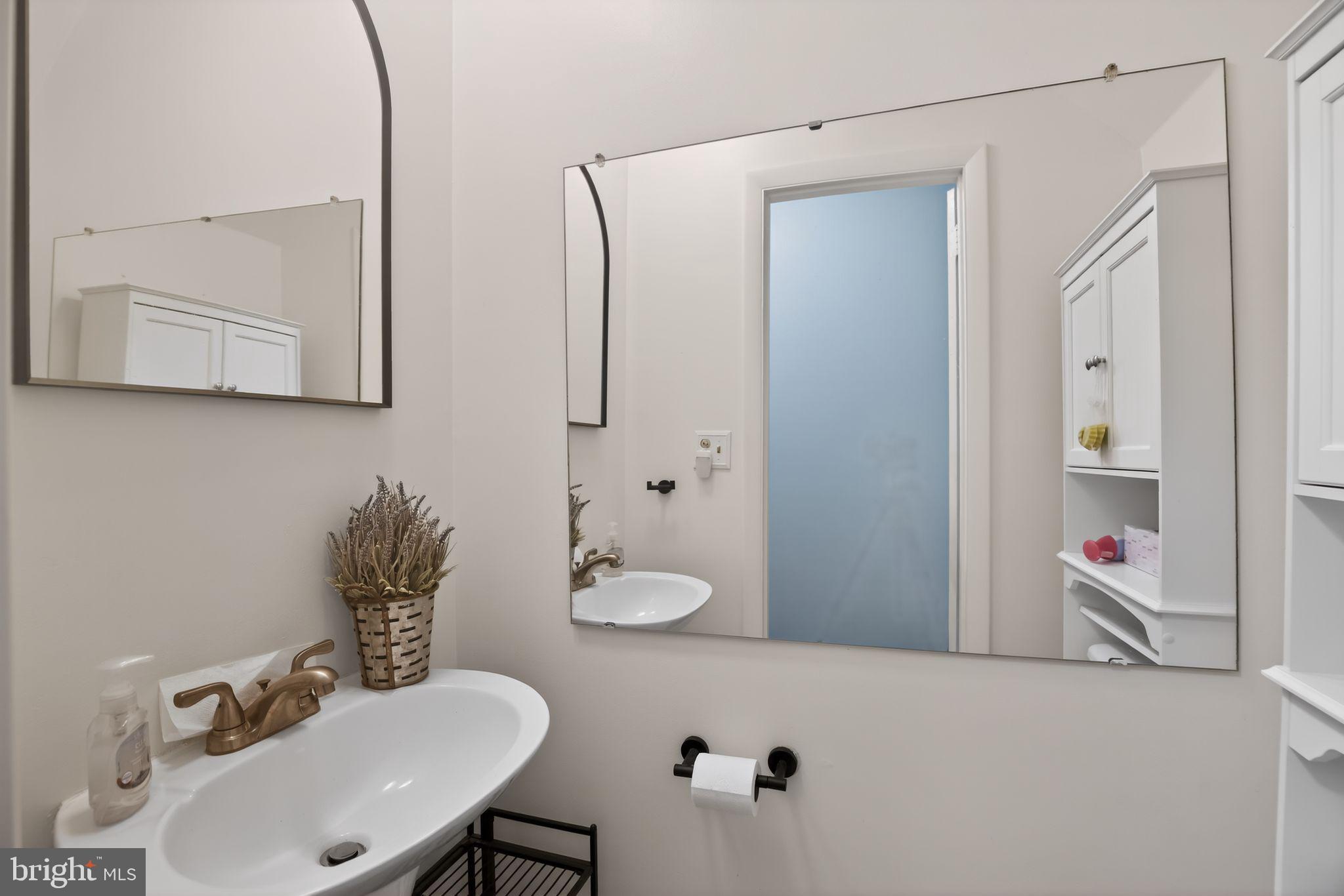 HUNTSMAN CONDO - Residential