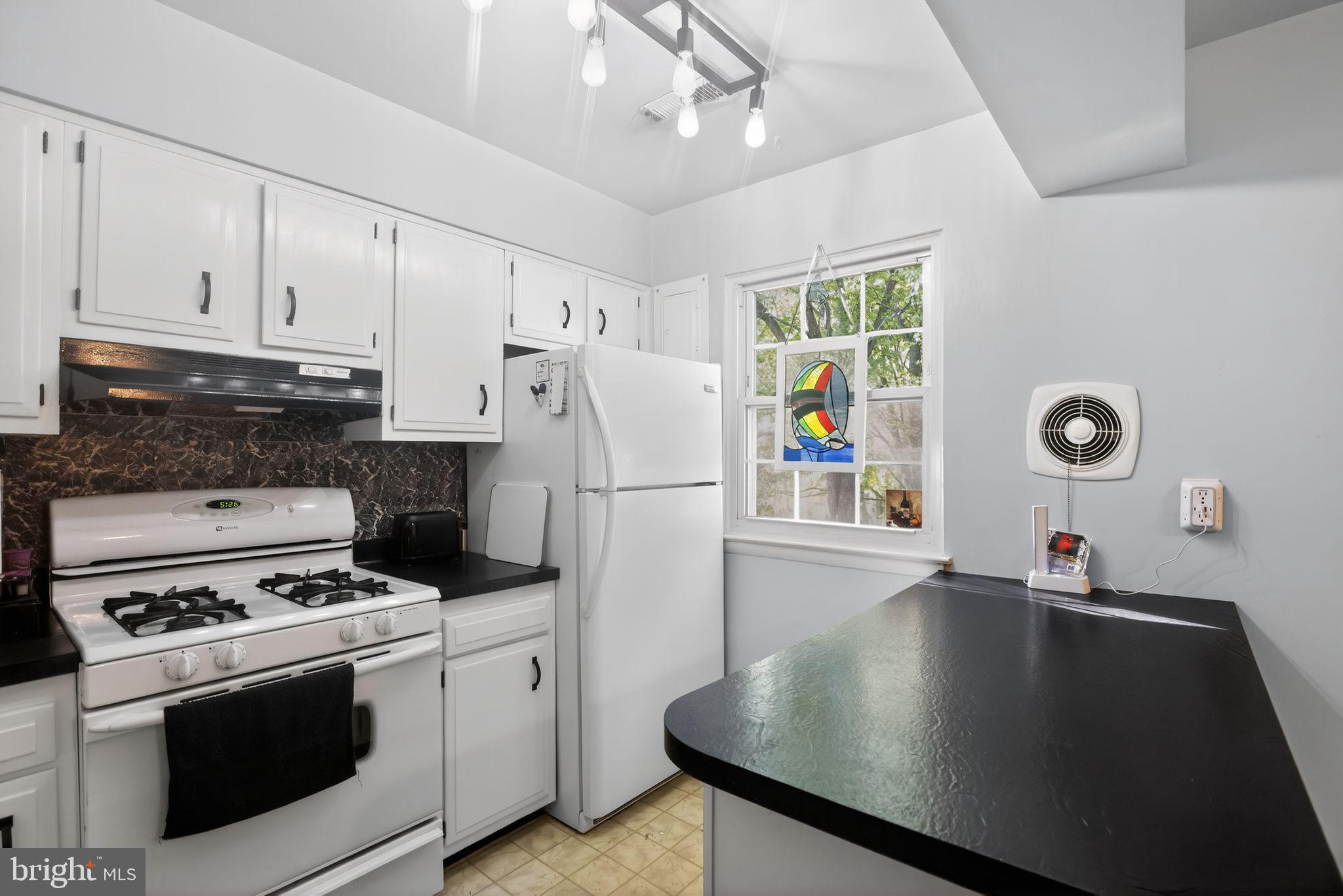 HUNTSMAN CONDO - Residential