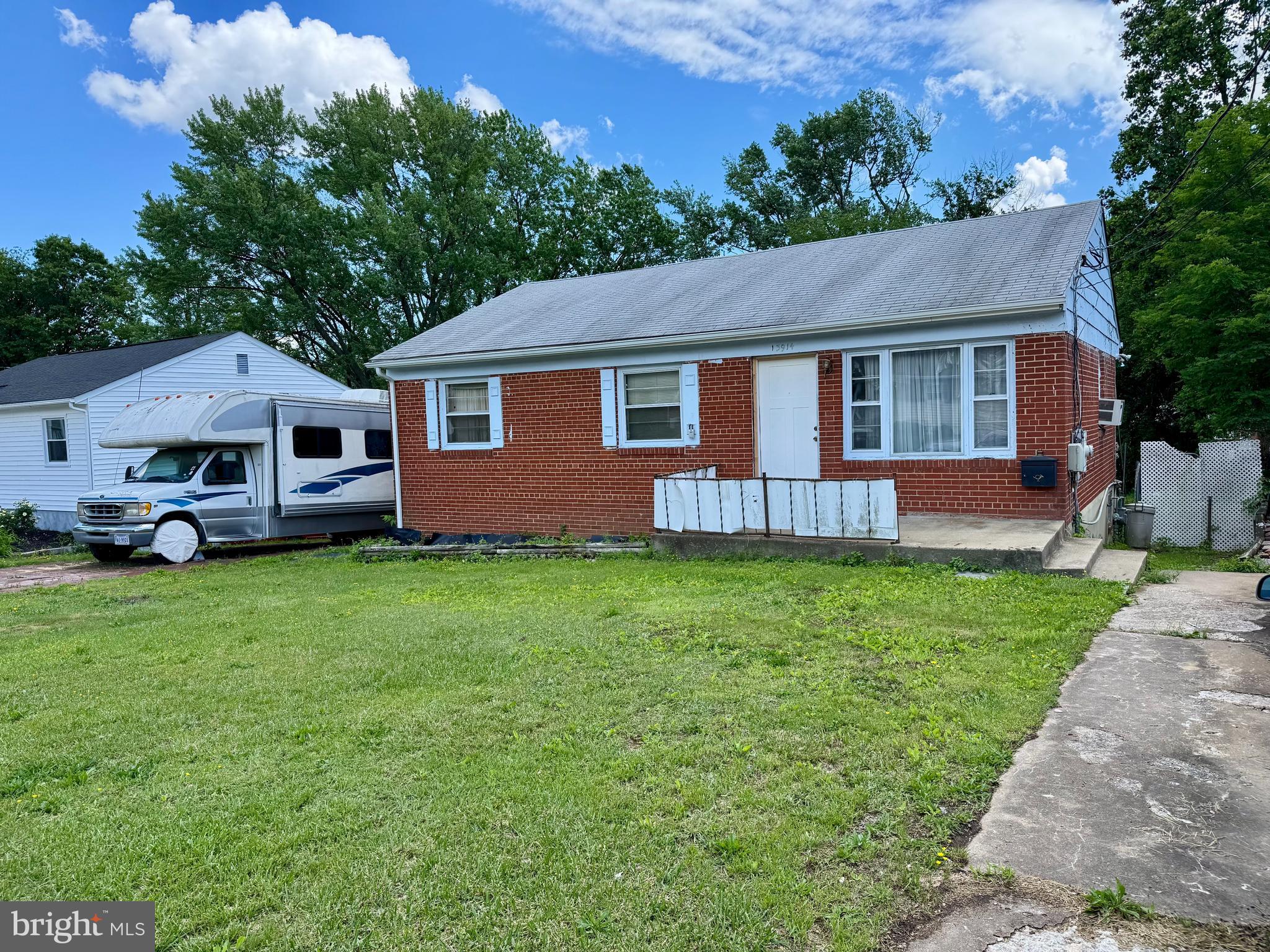13914 MATHEWS DRIVE