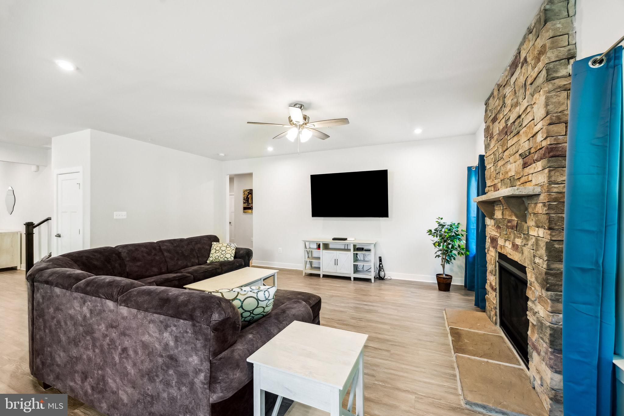 TWO RIVERS - Residential