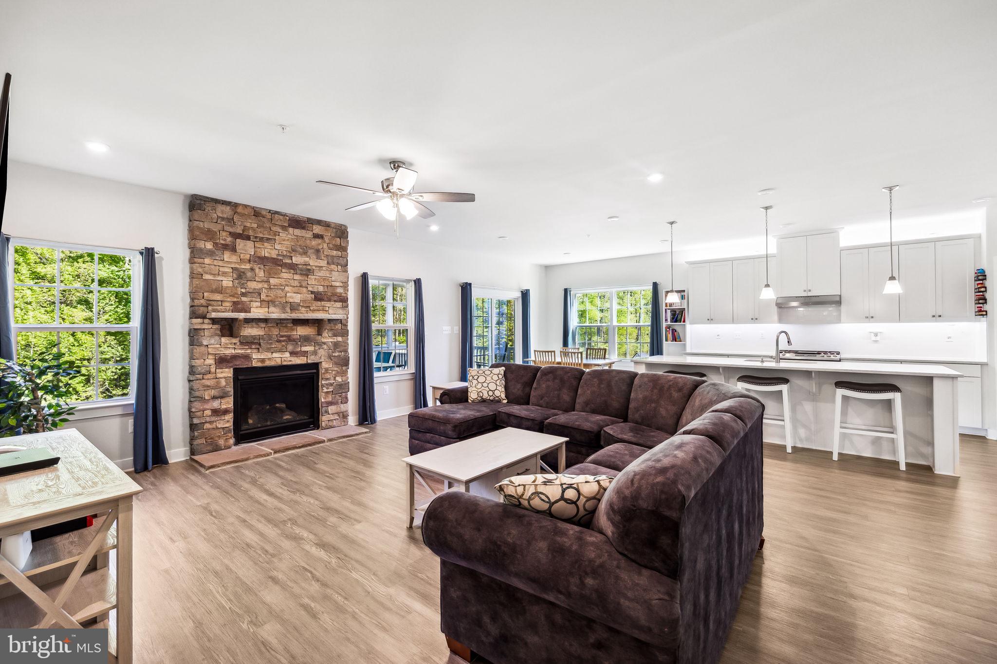 TWO RIVERS - Residential