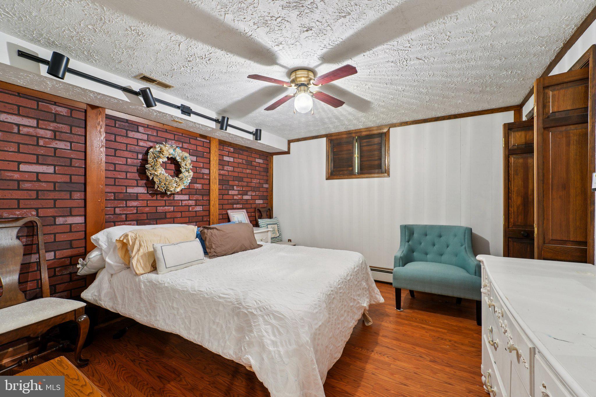 WORTHINGTON - Residential