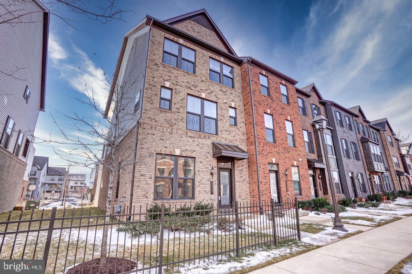 WESTMOORE AT MOOREFIELD - Residential Lease