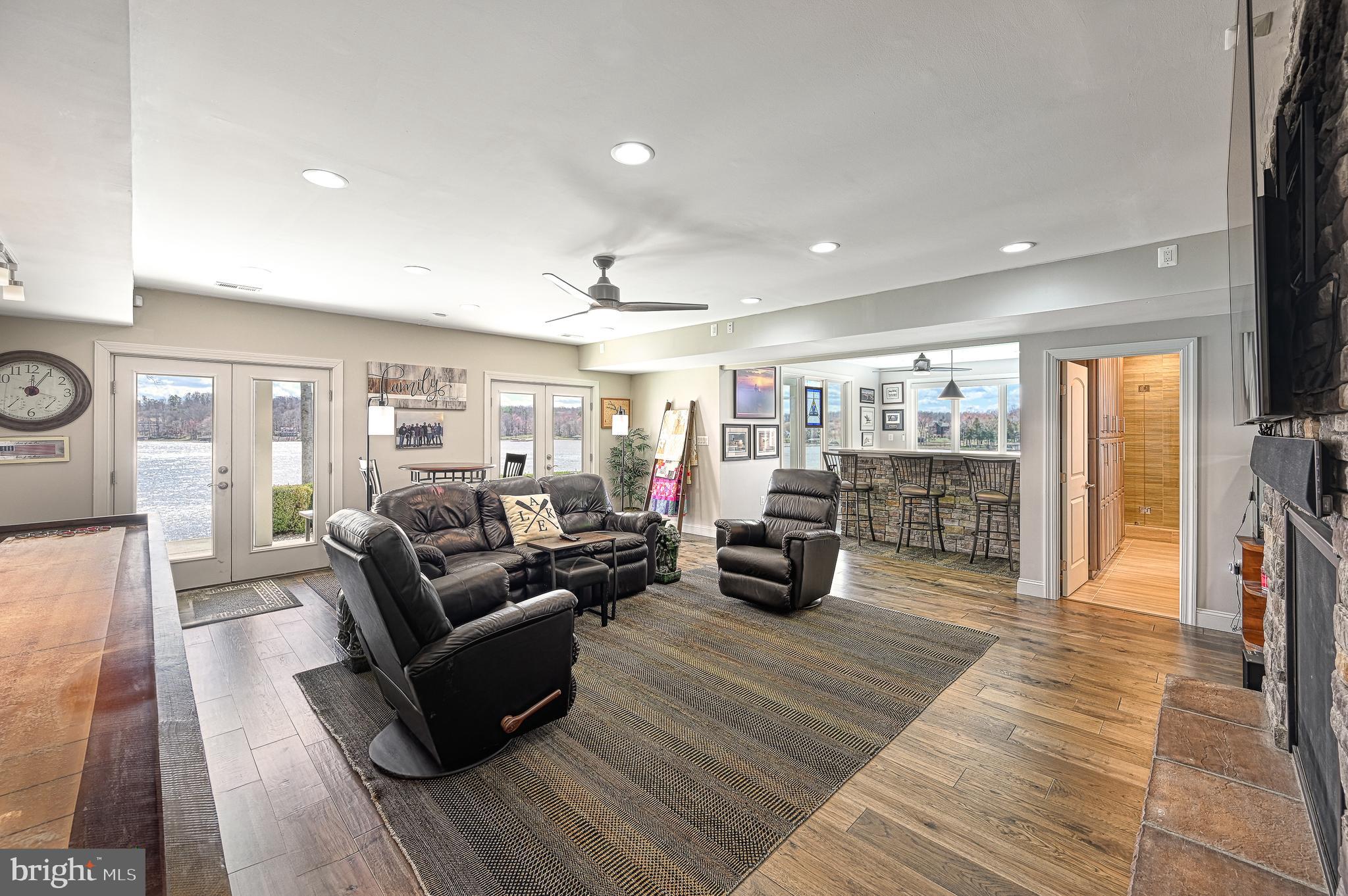 DANIELS POINT - Residential