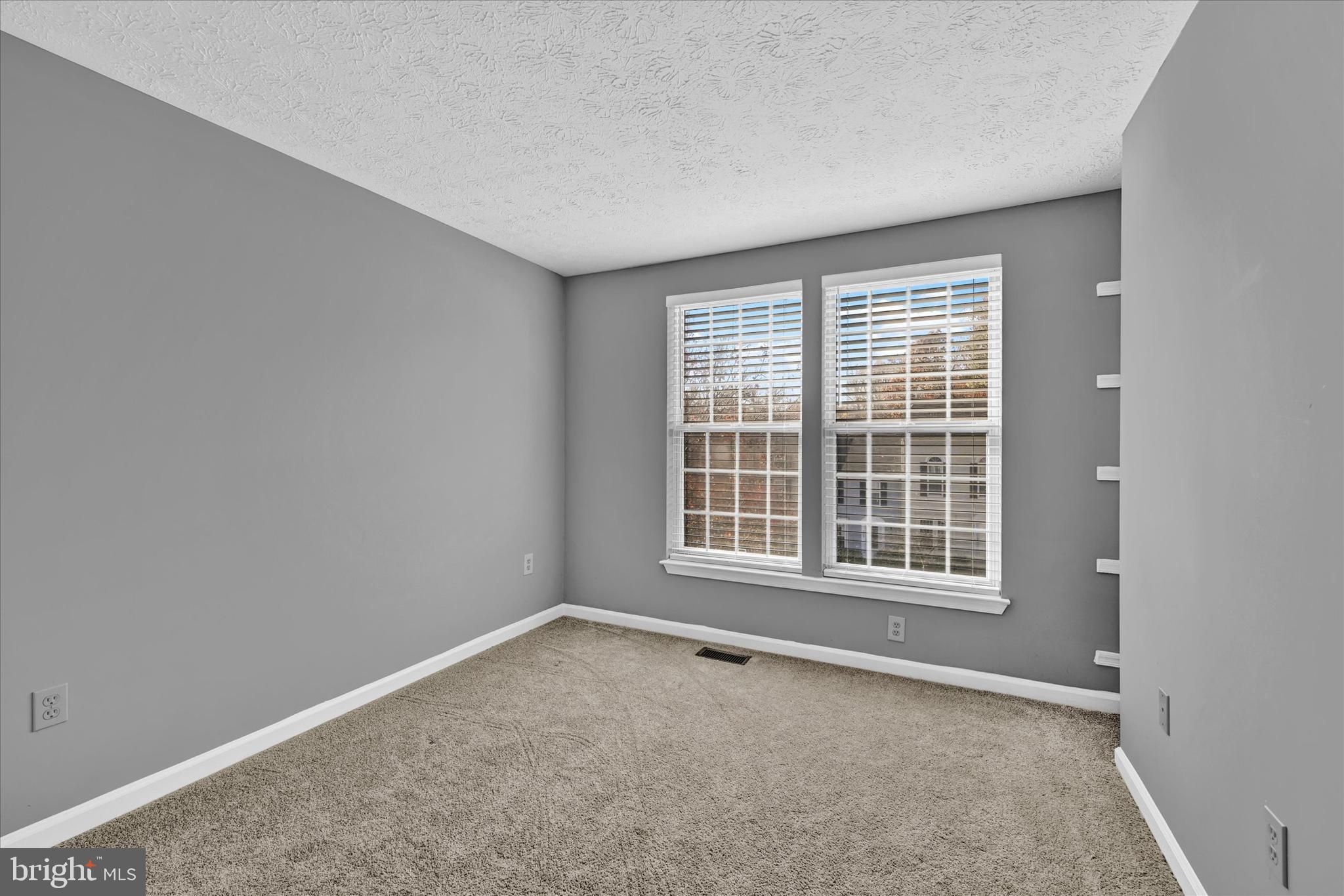 MEADOWLAND - Residential