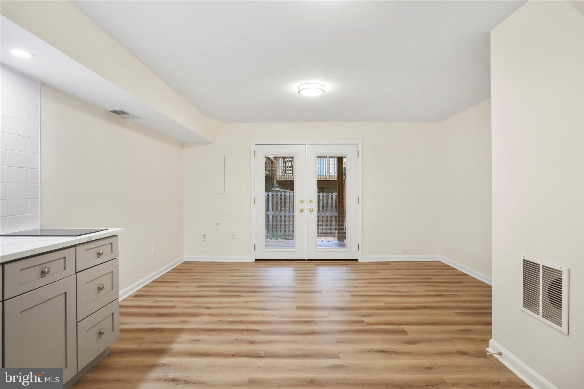 CENTREVILLE GREEN - Residential