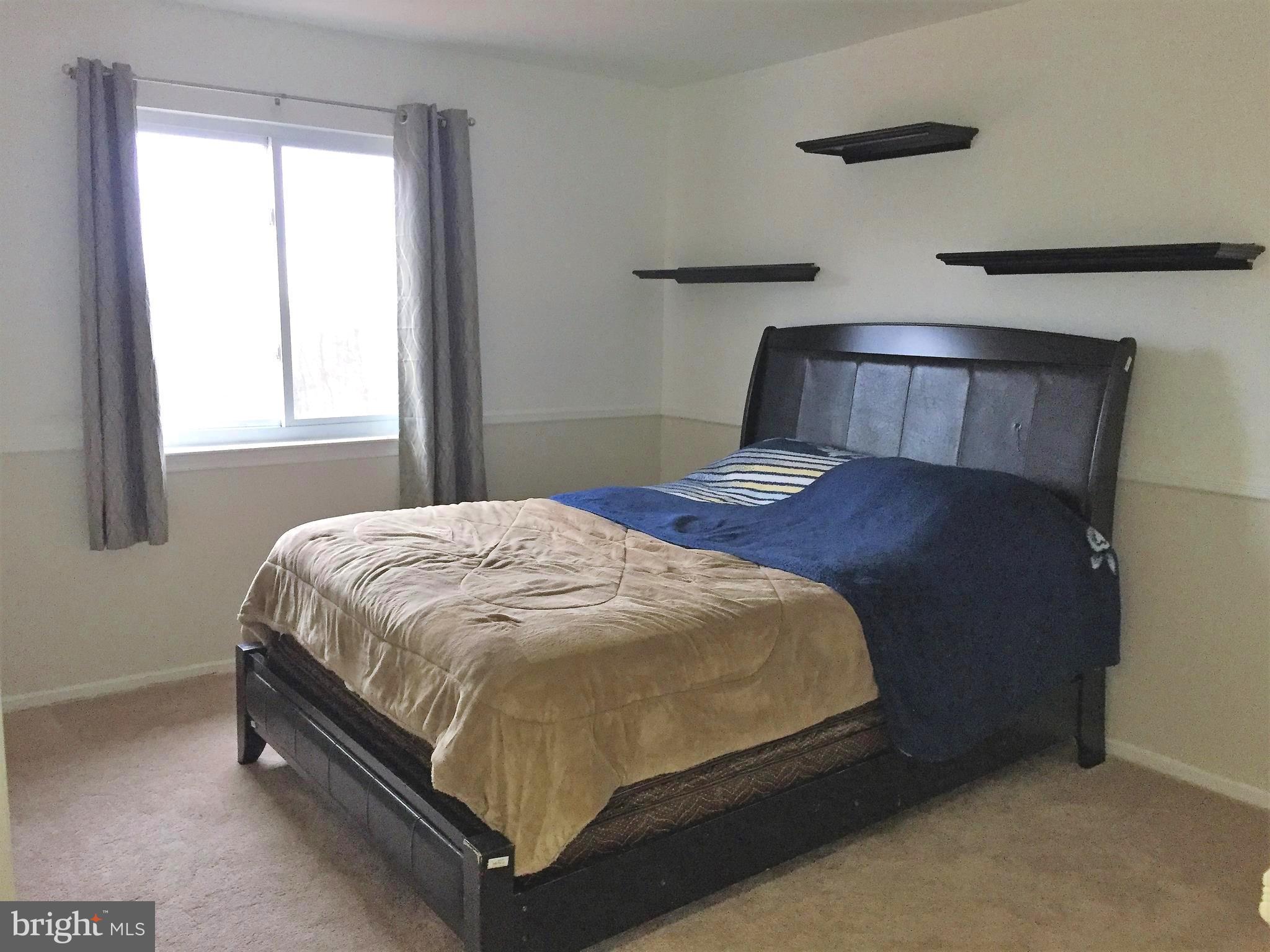 HINES ESTATES - Residential Lease