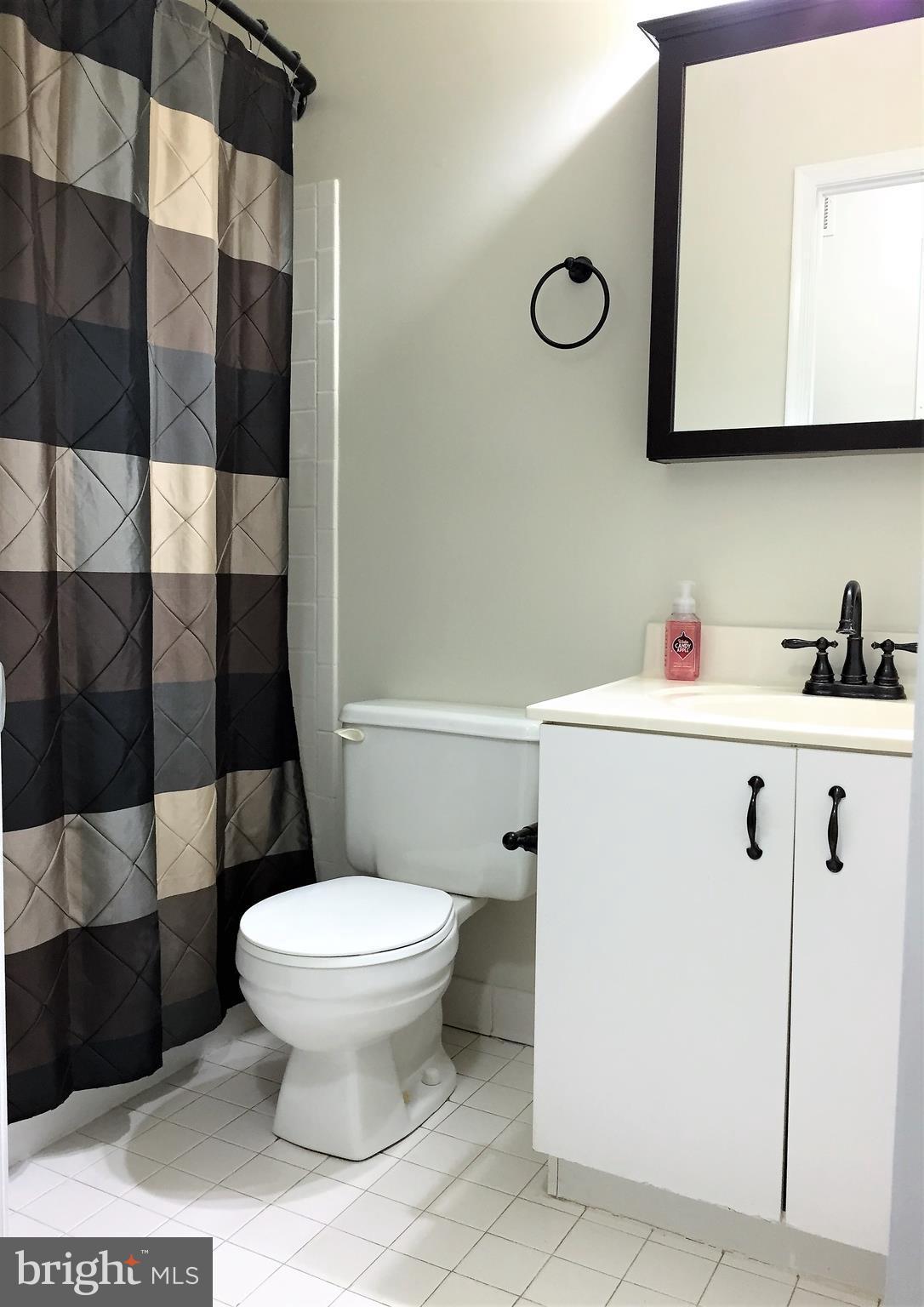 HINES ESTATES - Residential Lease