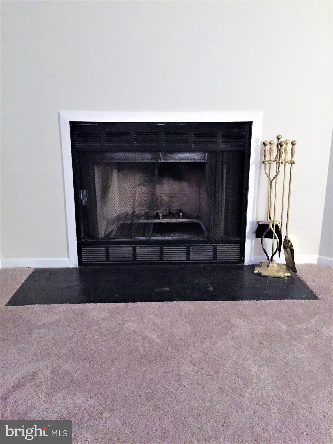 HINES ESTATES - Residential Lease