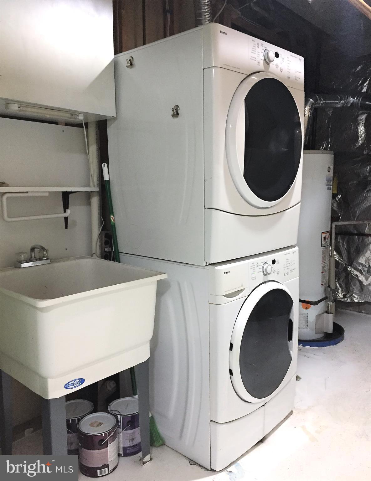 HINES ESTATES - Residential Lease