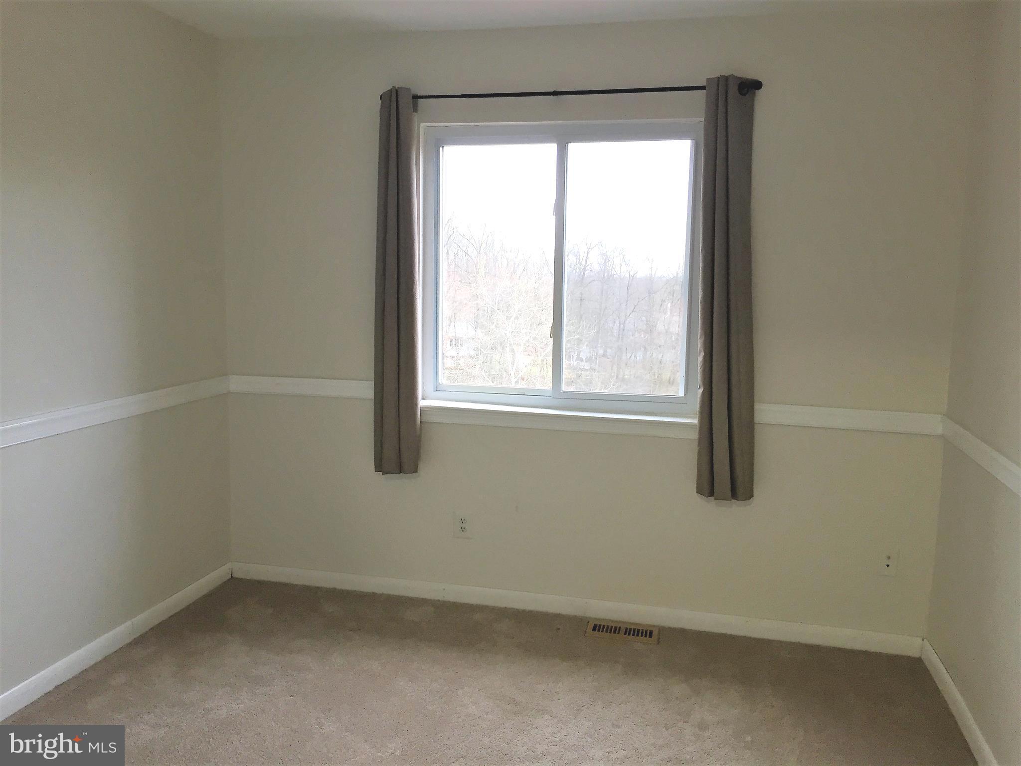 HINES ESTATES - Residential Lease