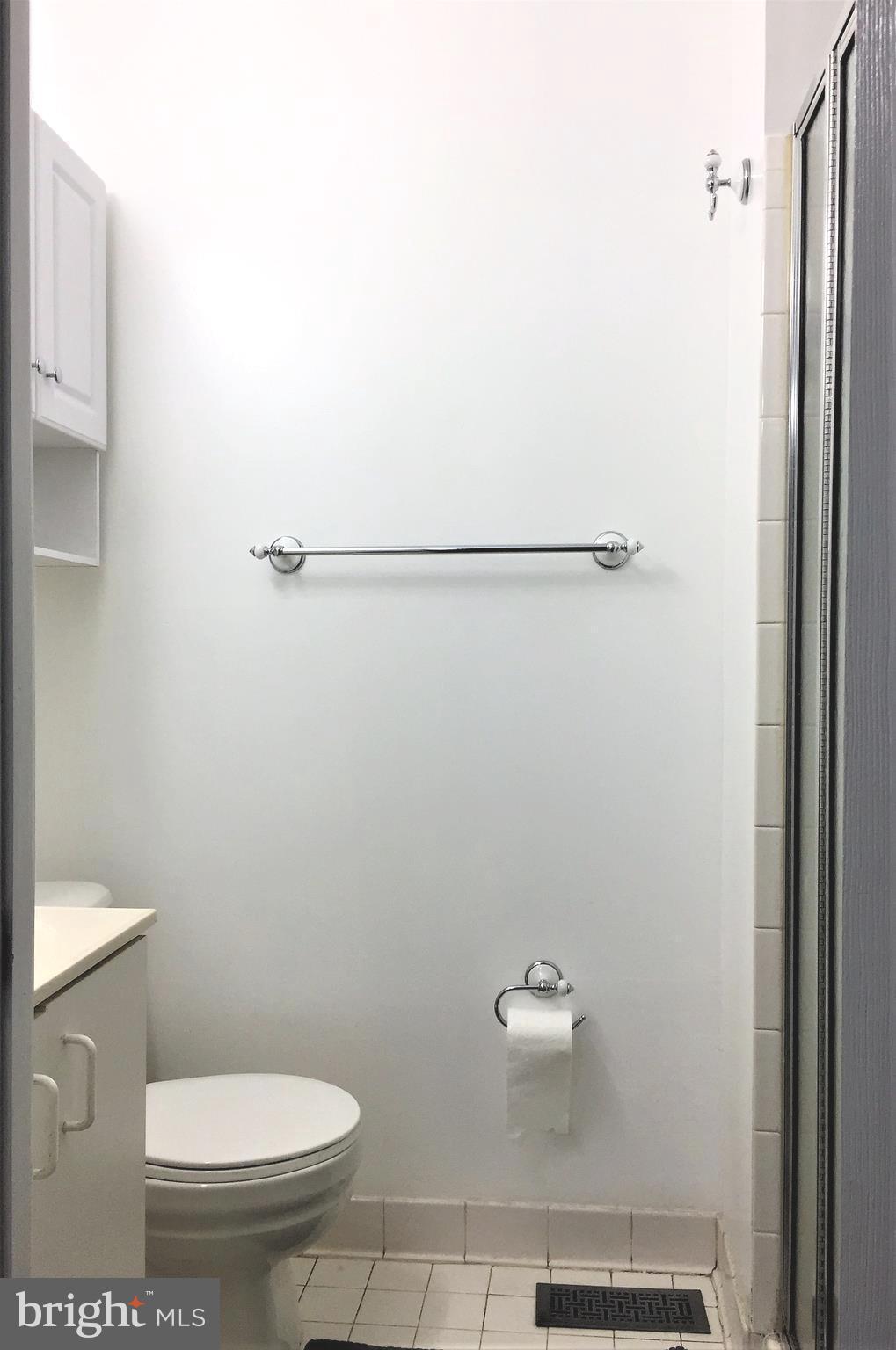 HINES ESTATES - Residential Lease