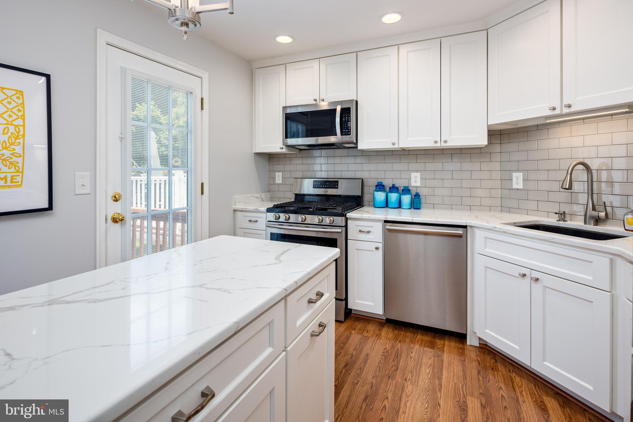 COUNTRY WALK - Residential Lease