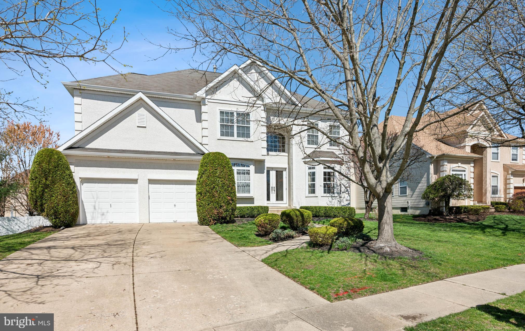 2 EQUESTRIAN LANE