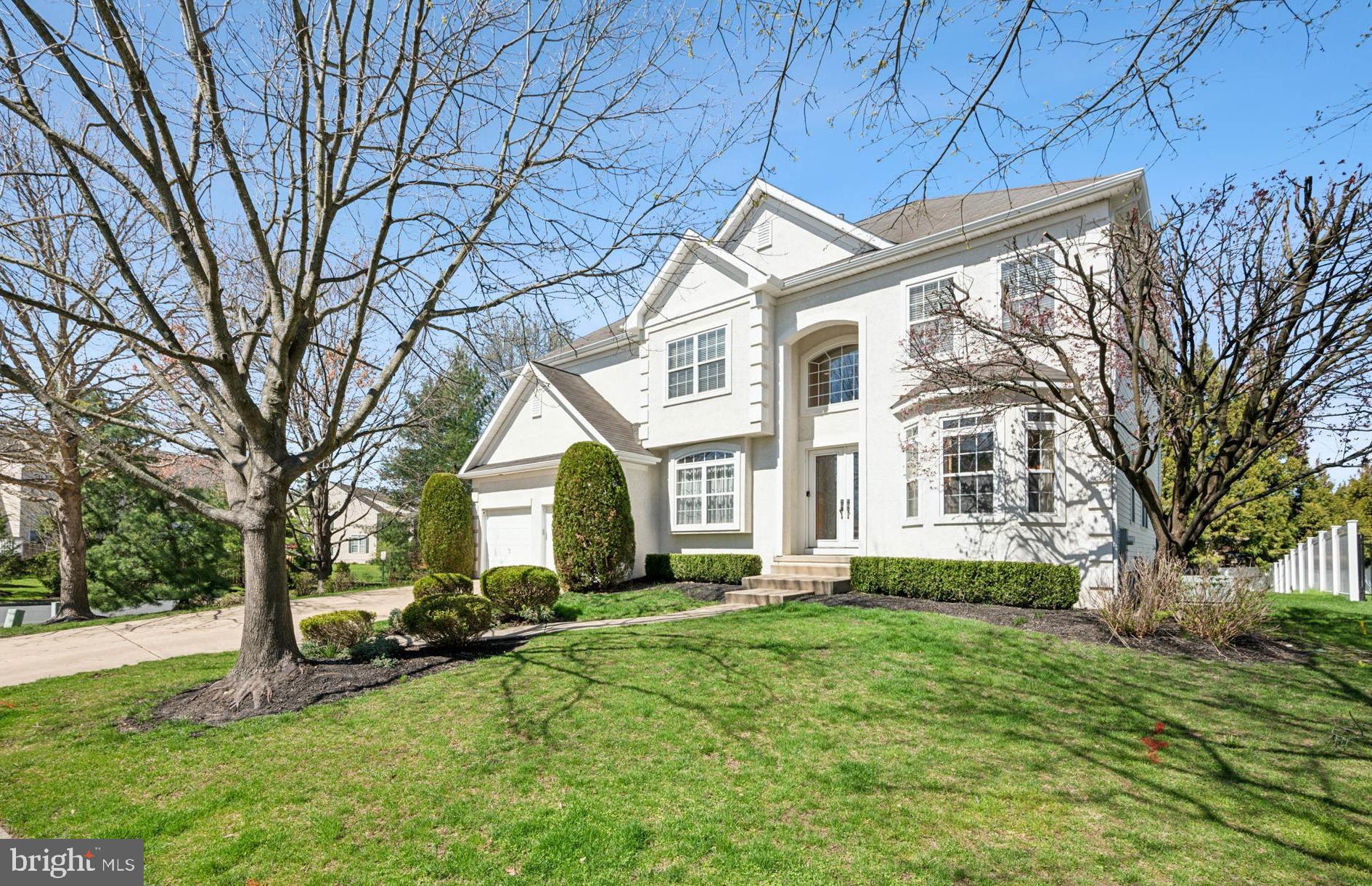 2 EQUESTRIAN LANE